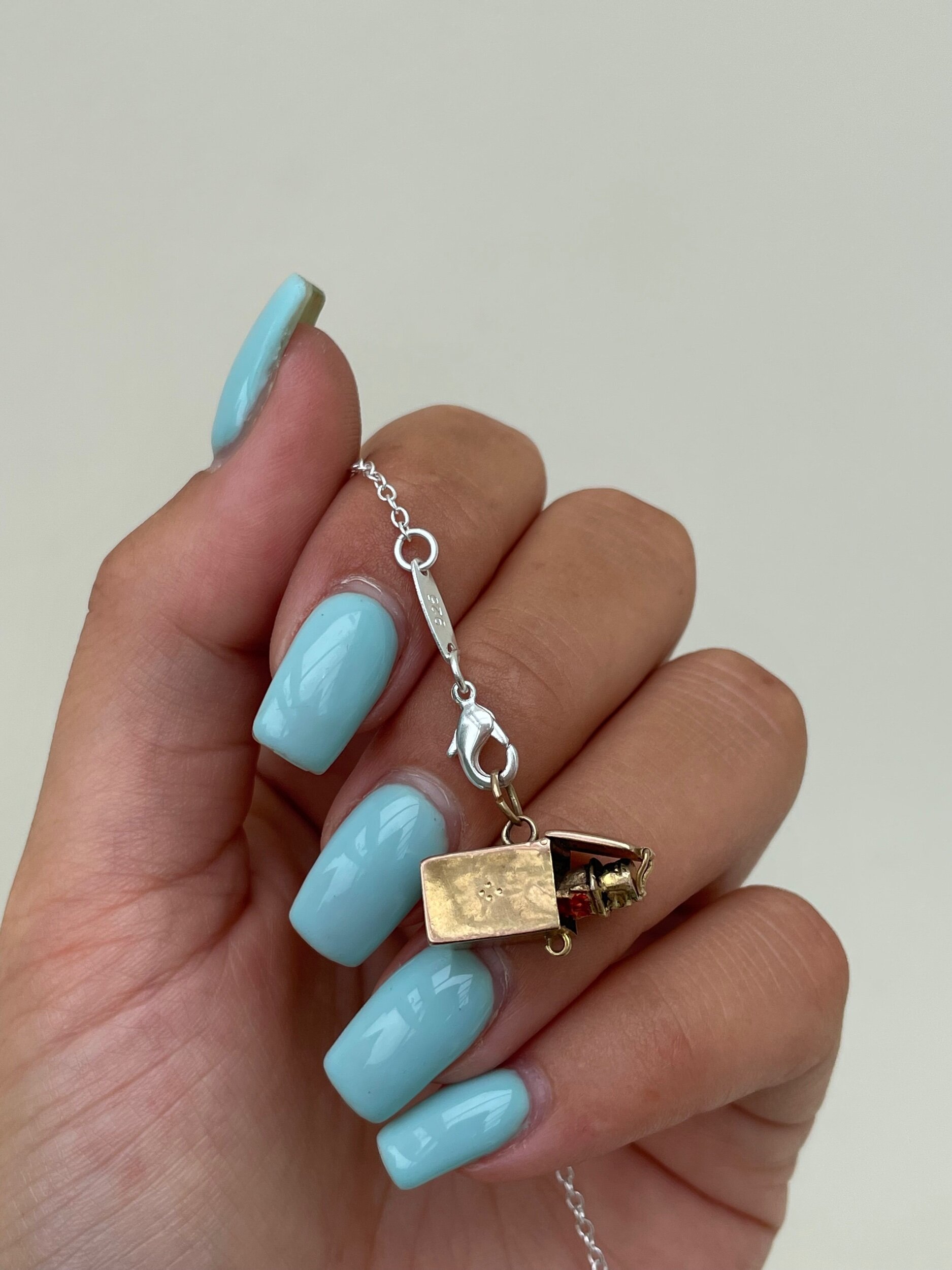 79B1B64D-A27C-47CA-8D14-8C9AA142D427