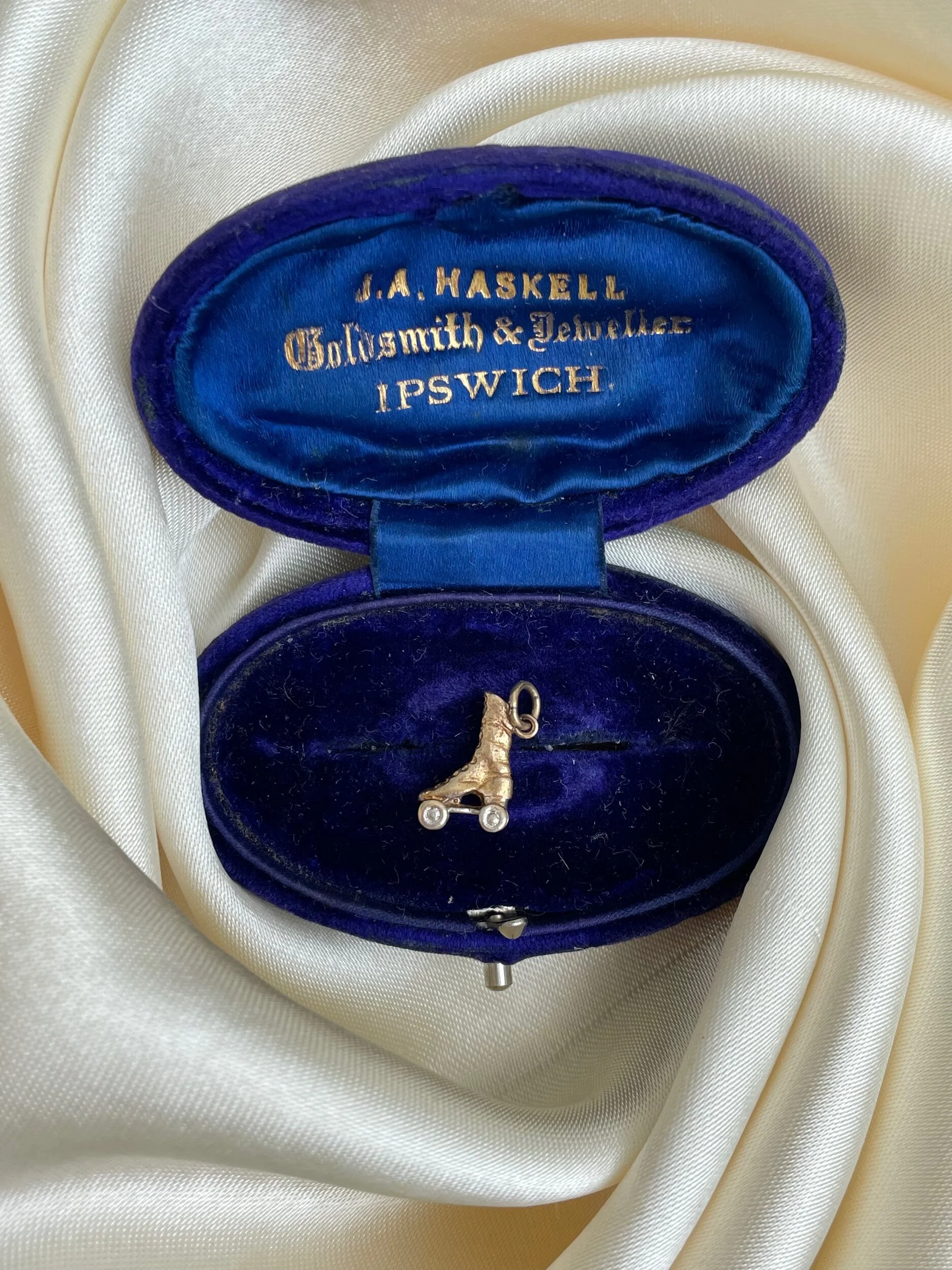 0AB8DF18-8A81-4A3B-8FF4-0B6DA2B2EB04