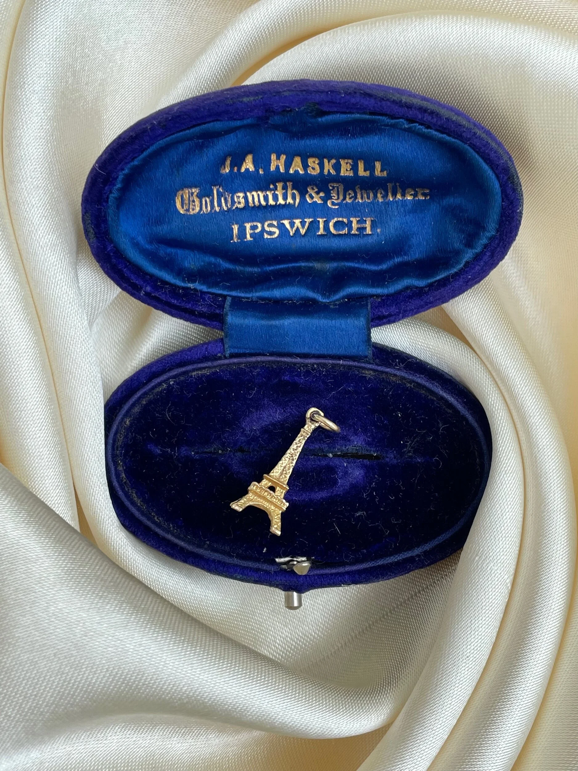 1515347A-8B1F-4350-A6F5-CB21D91C63DC