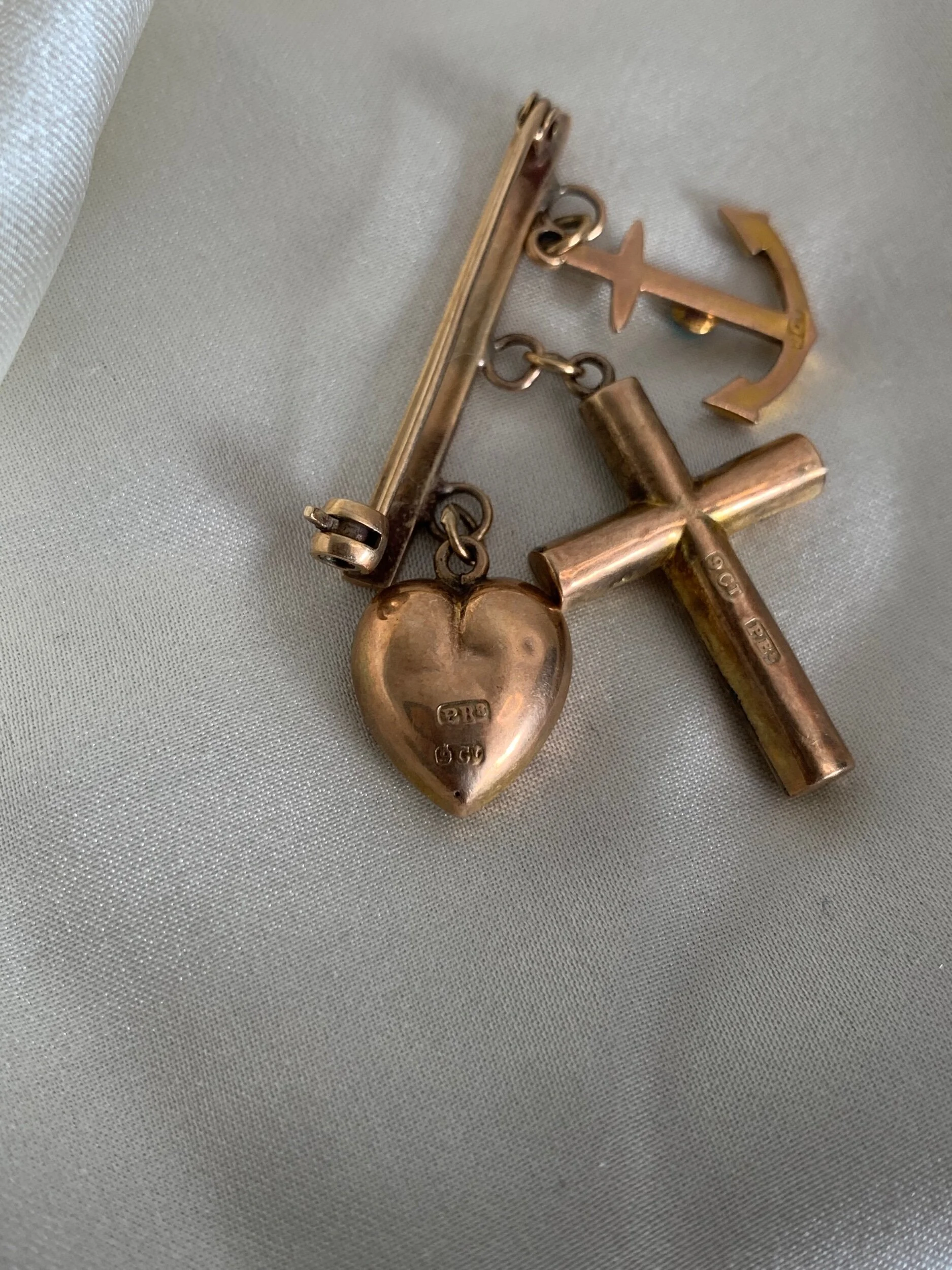 64B64050-EBA2-4CAA-8A47-E8EEC041A603