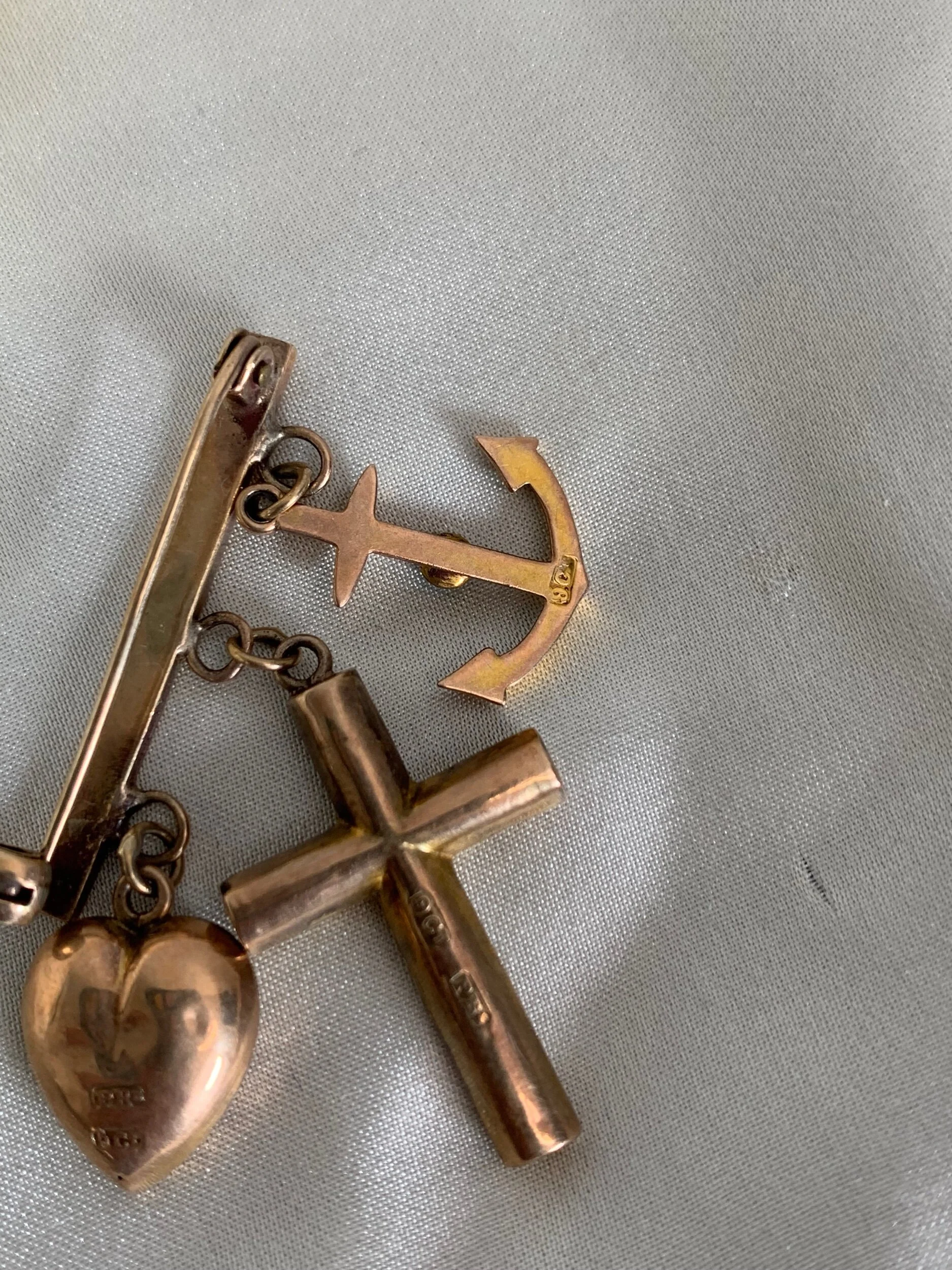 EF5C1B0E-5E21-43CD-81BA-2B2755B92188