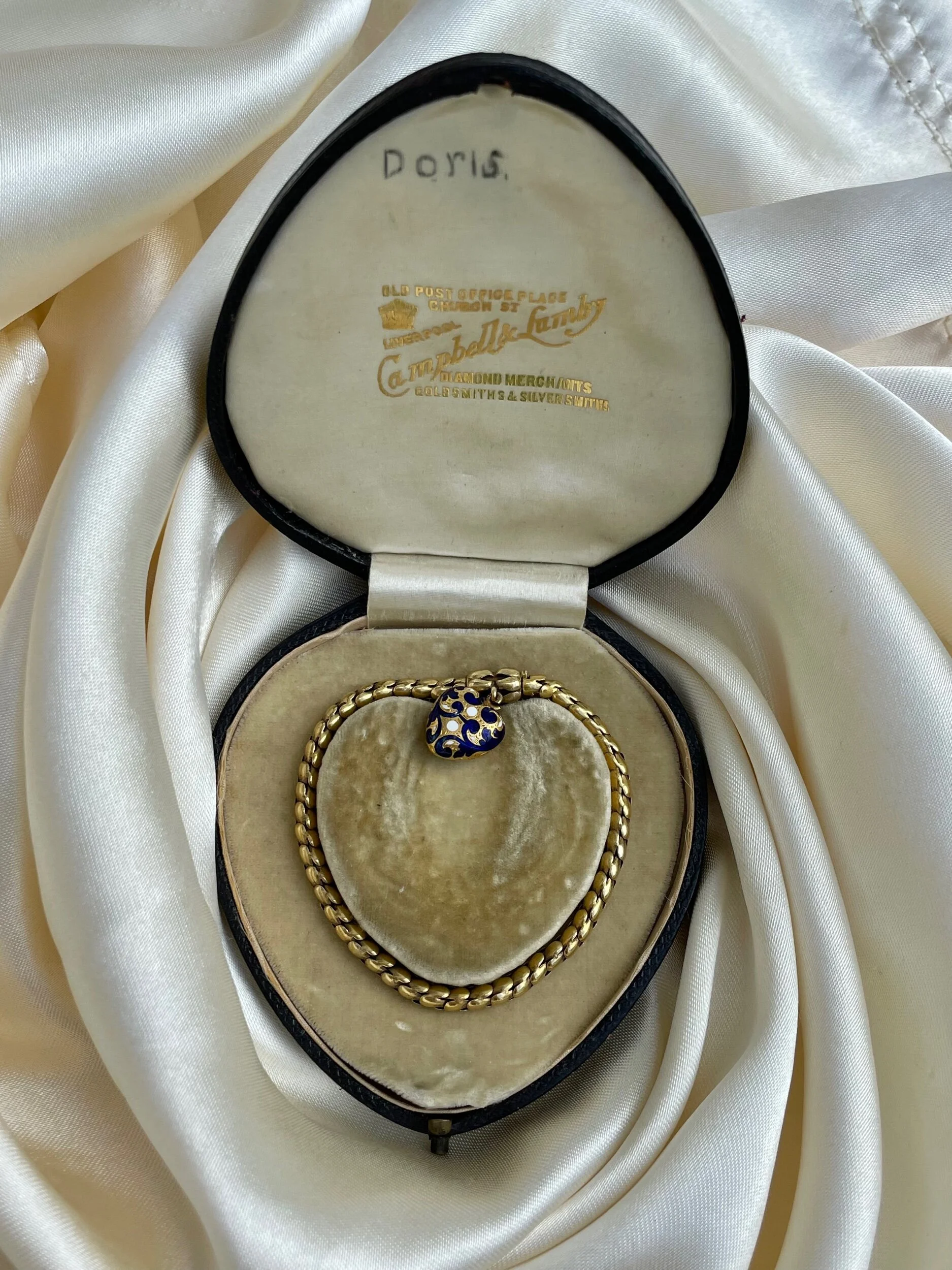 8D6D8967-2367-451E-B261-CD85AB6B7899