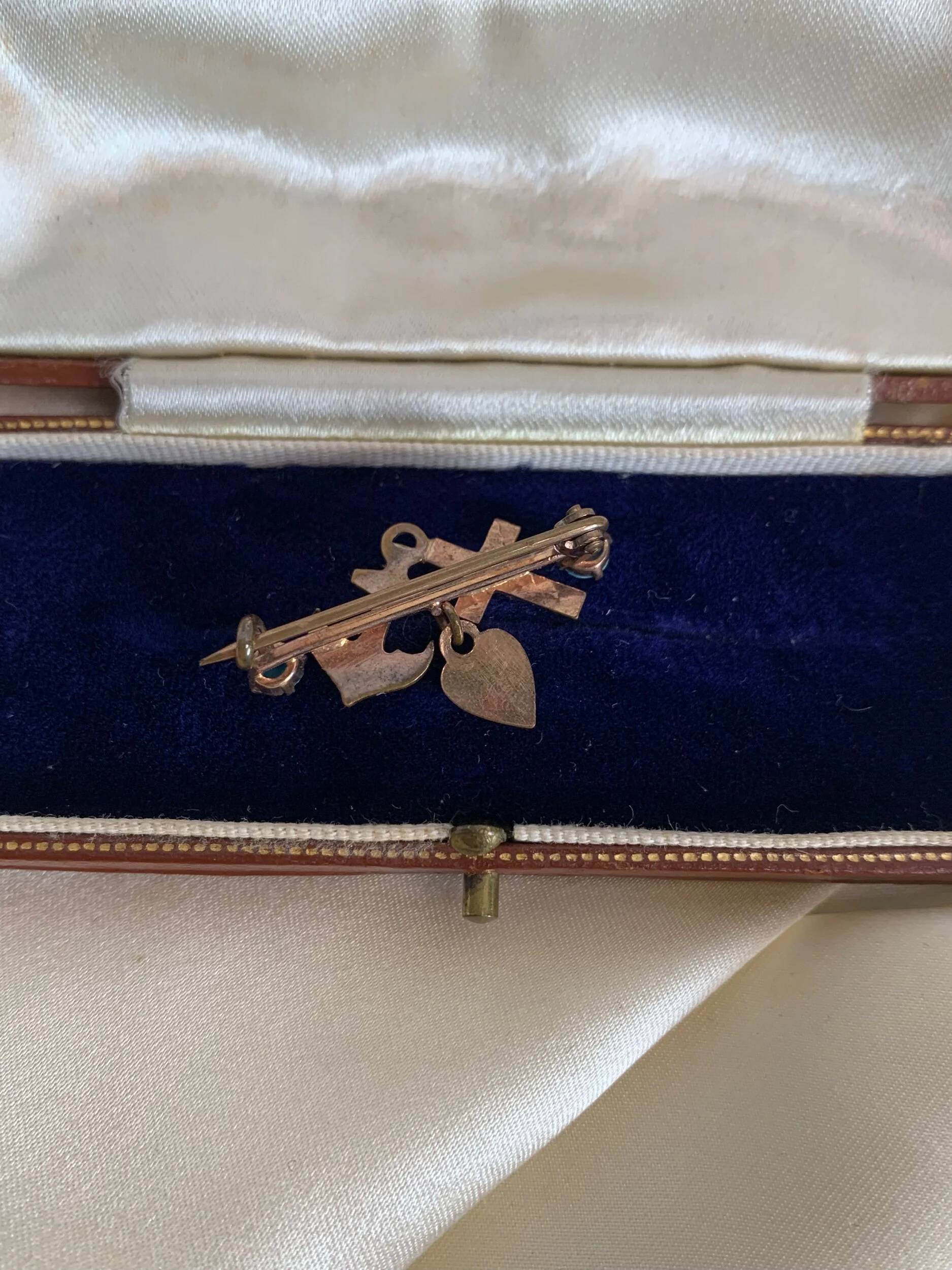 8A4F1D4B-B935-454D-AF00-CF841F4C1877