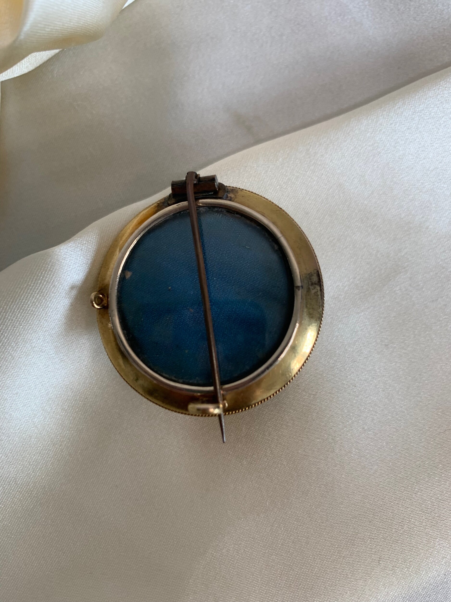 3856066A-8570-4D4D-8B7D-140380245AF5