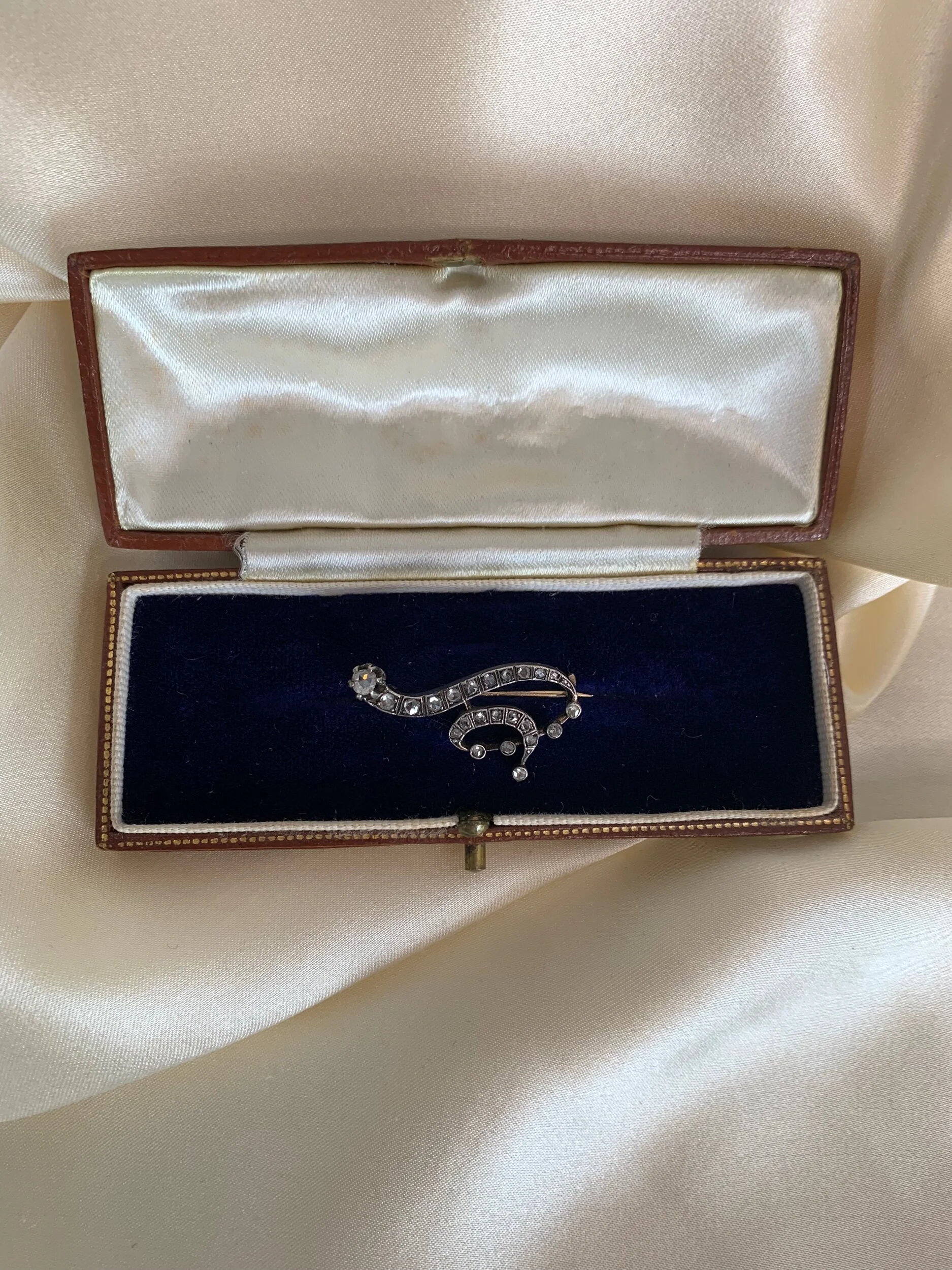 44B30DFA-C295-44EA-B964-14CDF144539C