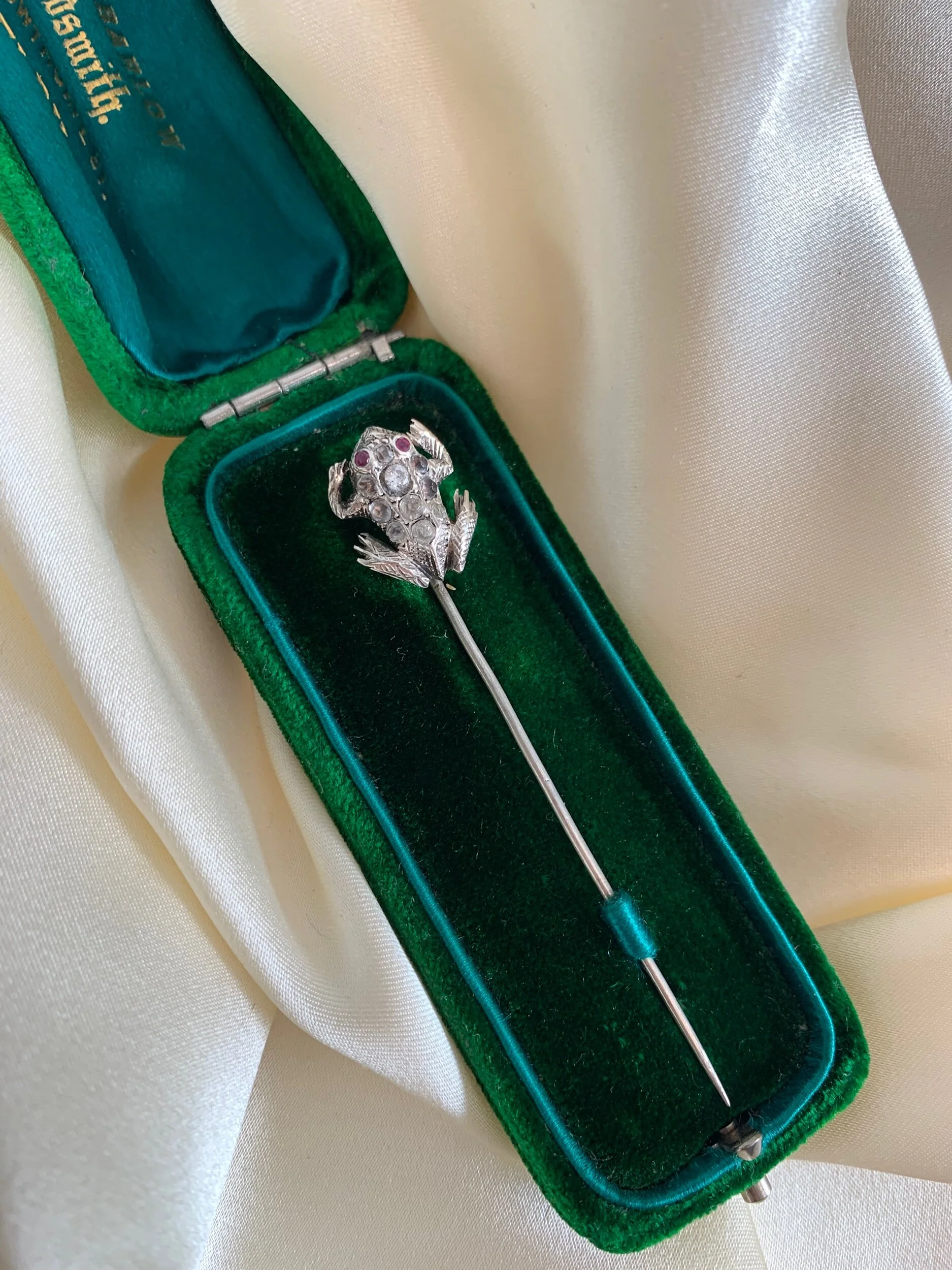 FD7BC41E-CC08-4D34-9E93-52562BD89C37