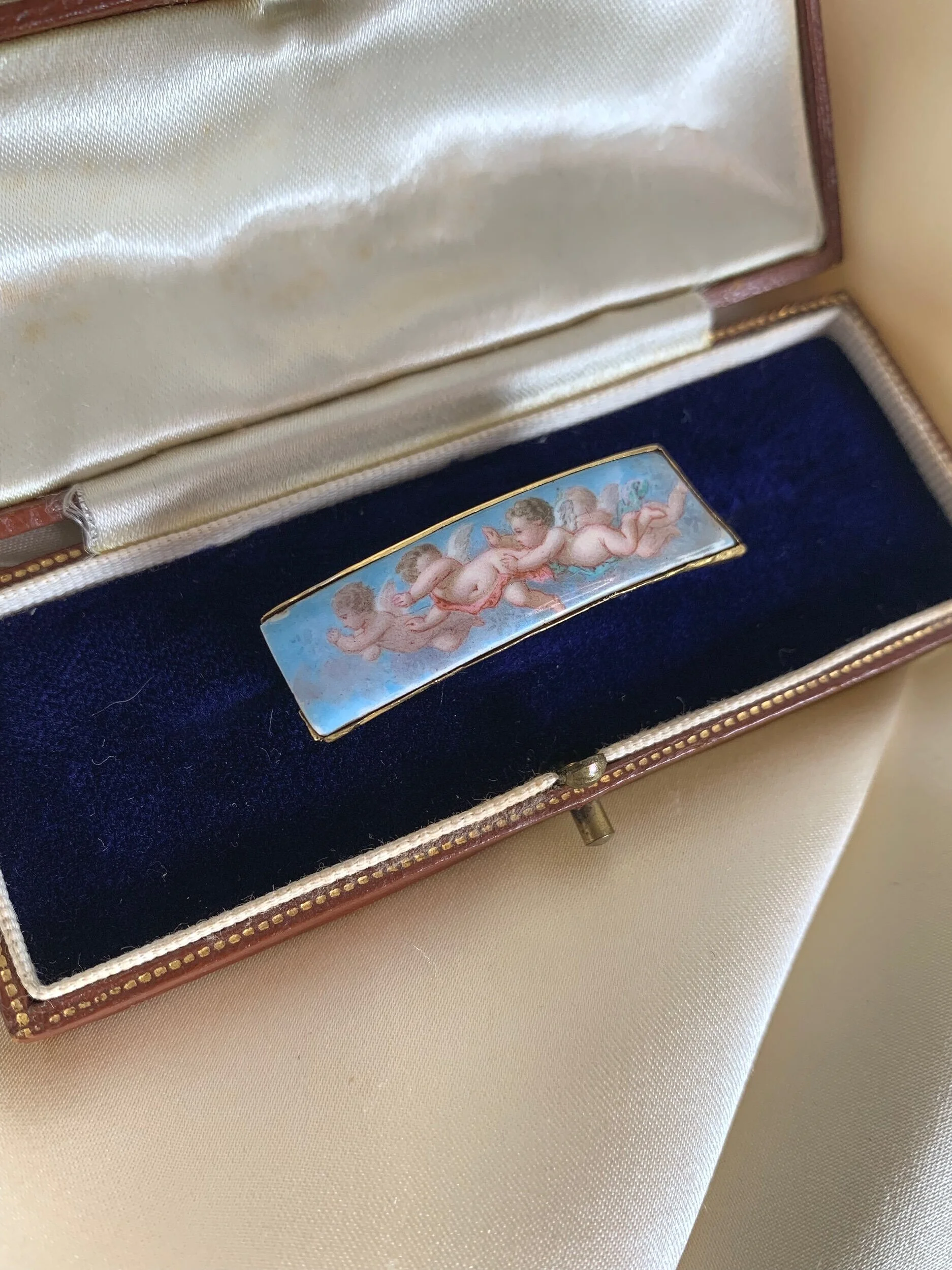 27D87F7E-F8A4-4426-A290-8EE23455420C