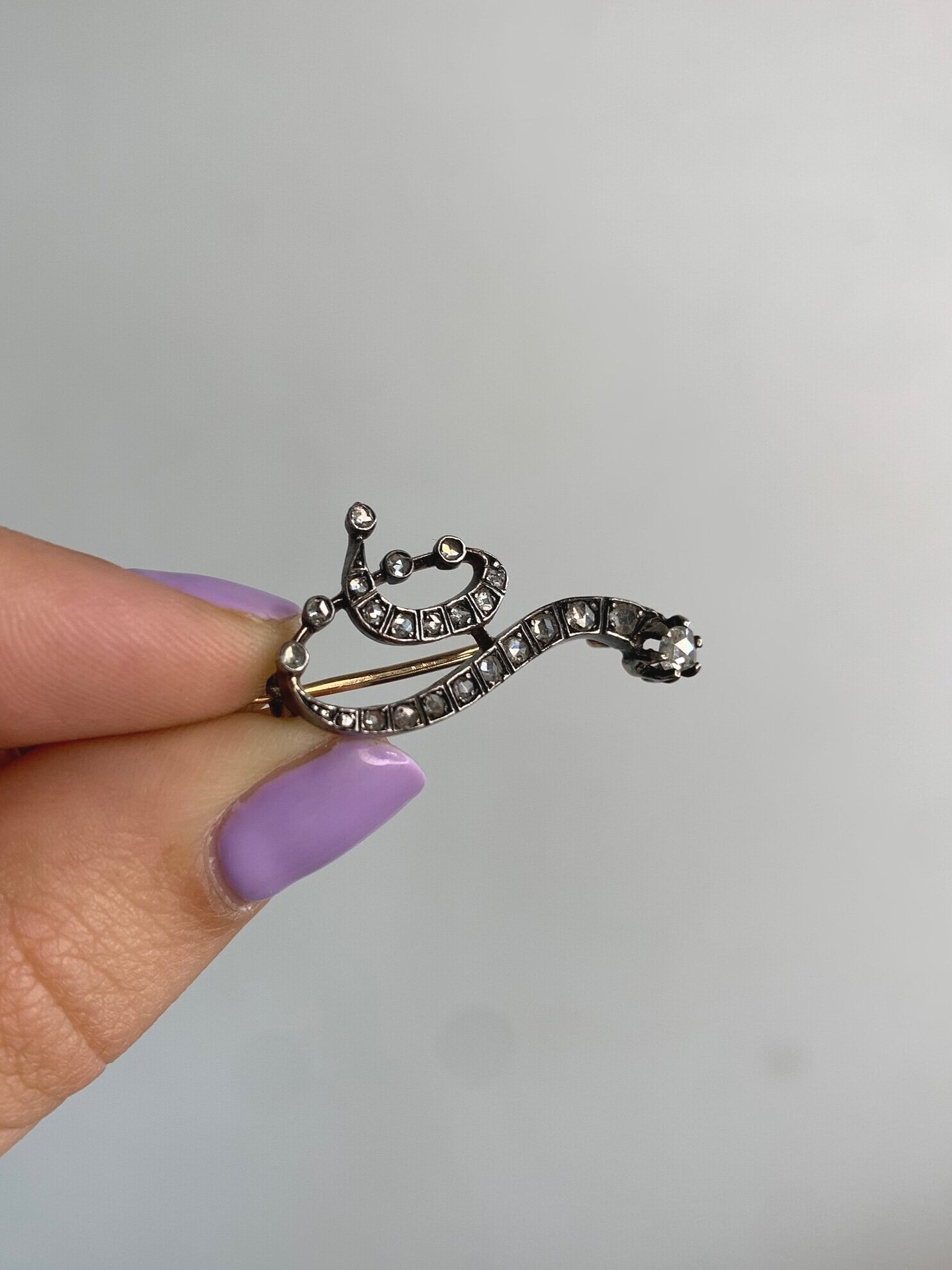 AC07D9A0-AE36-4336-95FC-F776FA215401