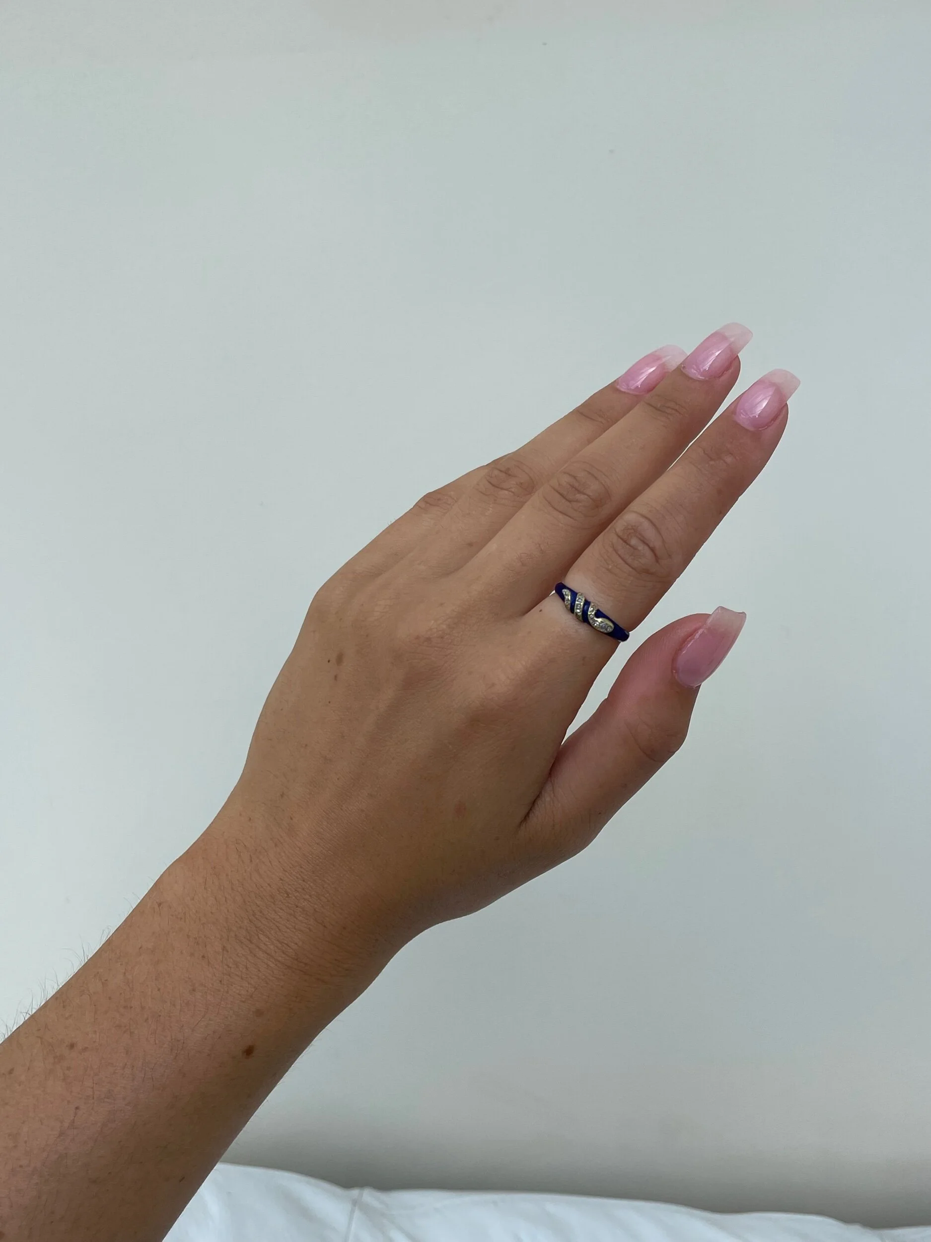 614248F0-F944-4FA5-B146-37E7912E4526