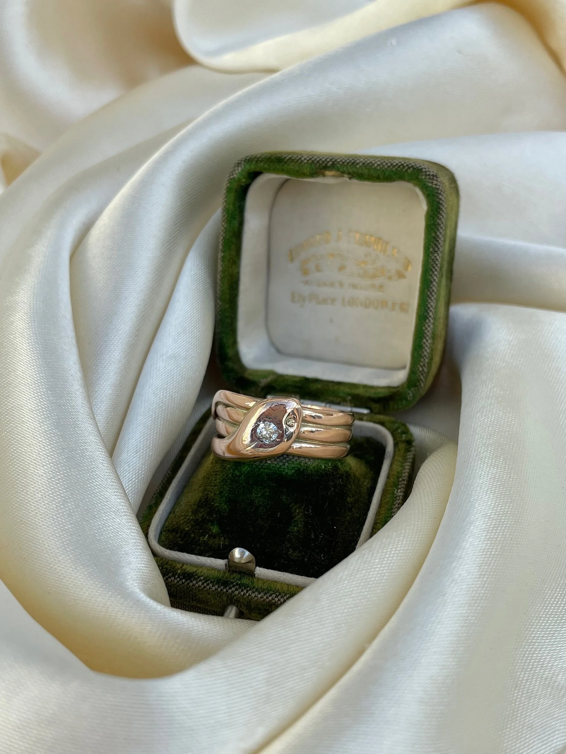 61E7B9D8-7F7D-4A25-A220-7A83A2DB61A4