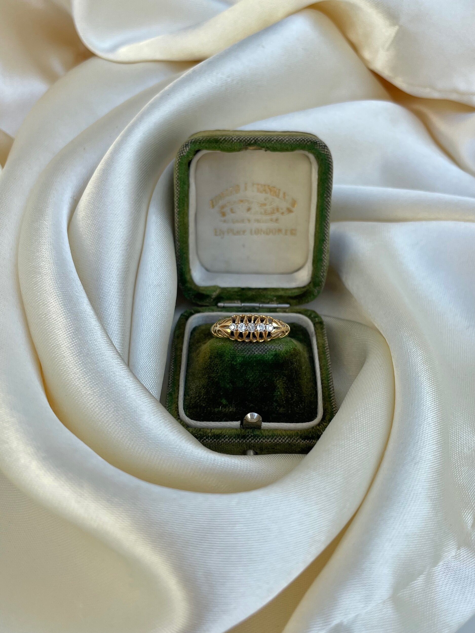 5CB4F22D-7265-47C6-98E8-85B140230255