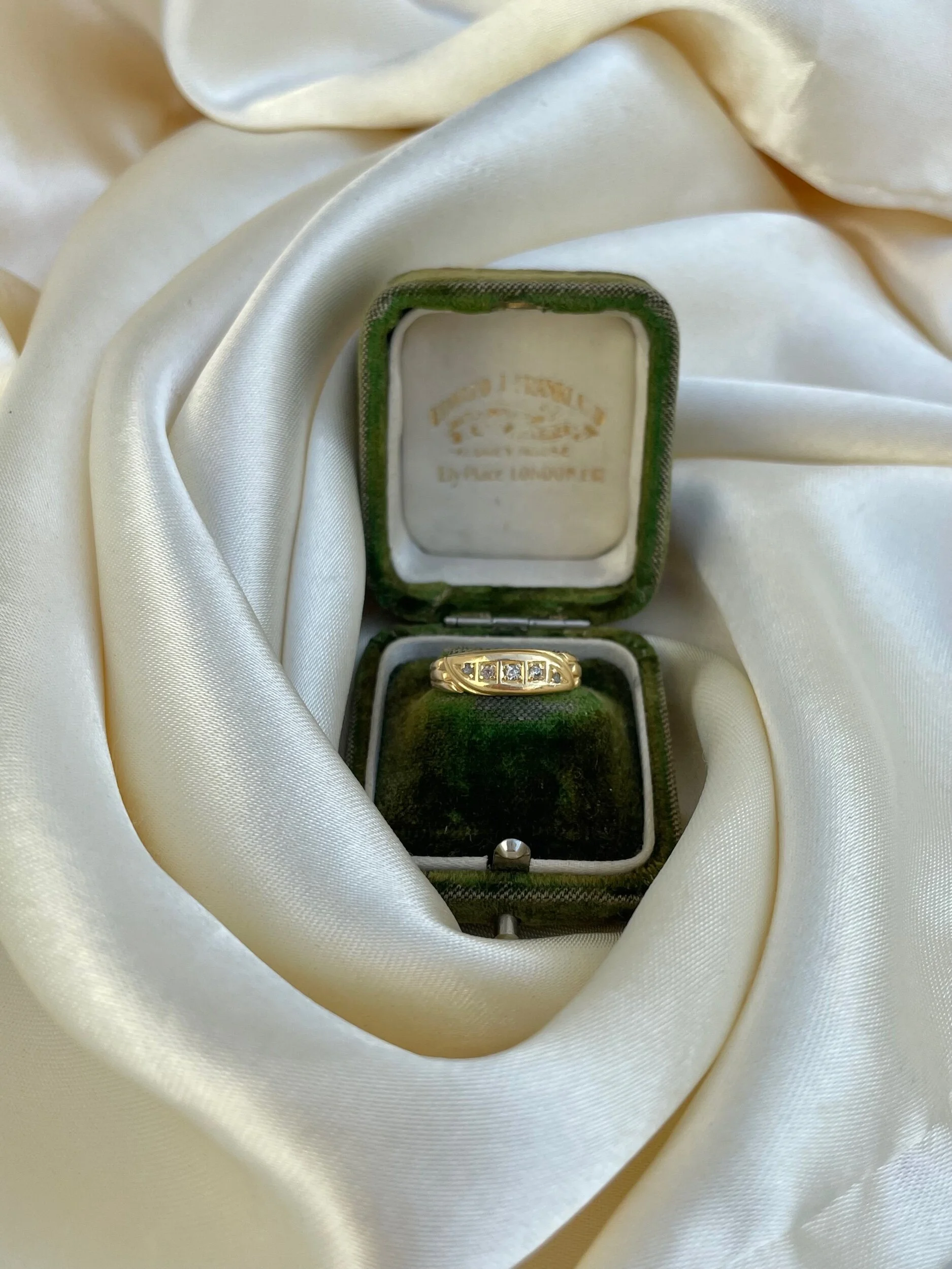 01832F11-F7E7-4F8A-8C2D-B74172AA340B