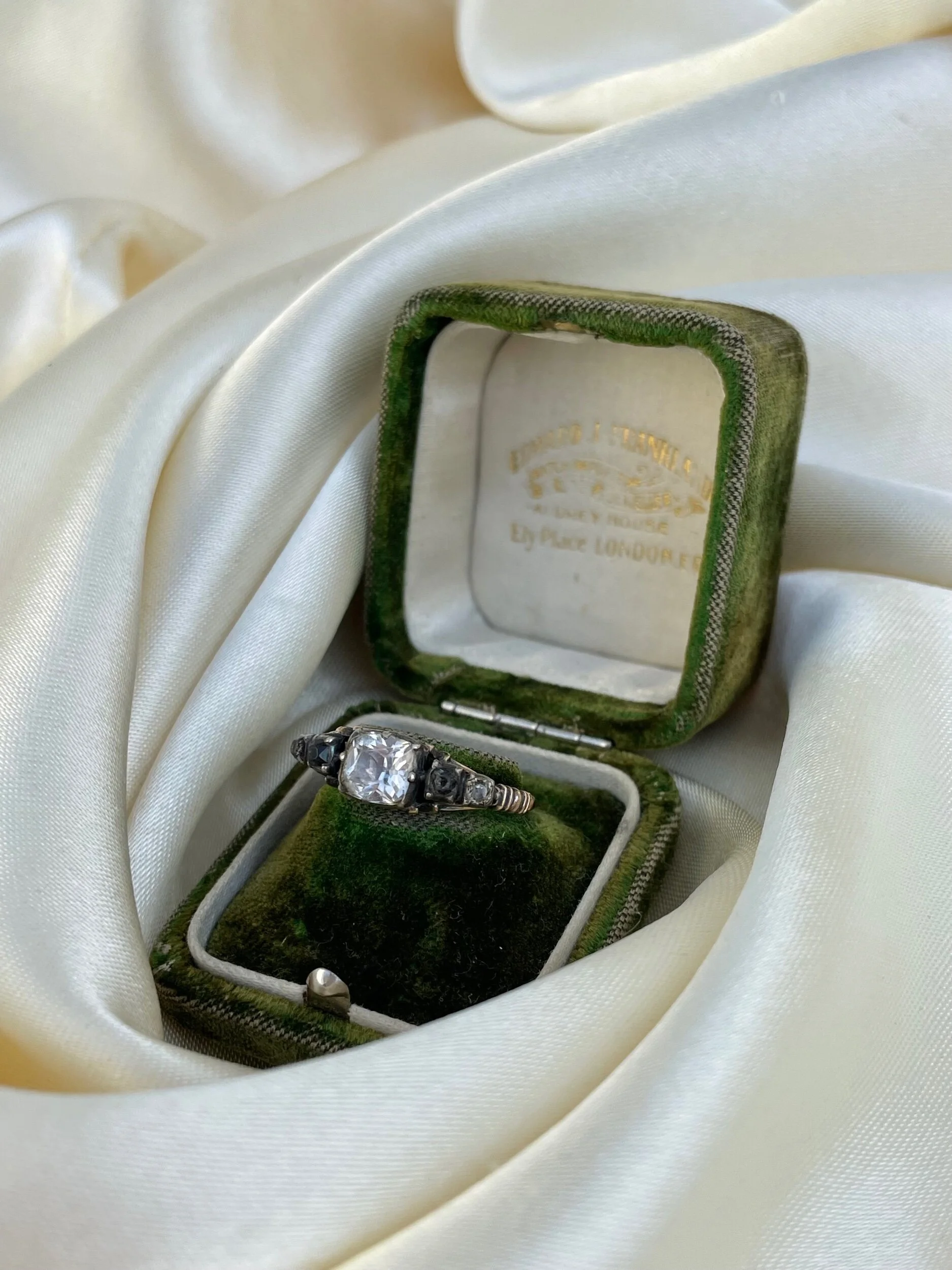 FA44EBE0-92F0-450B-96E7-6D1E5B859E32