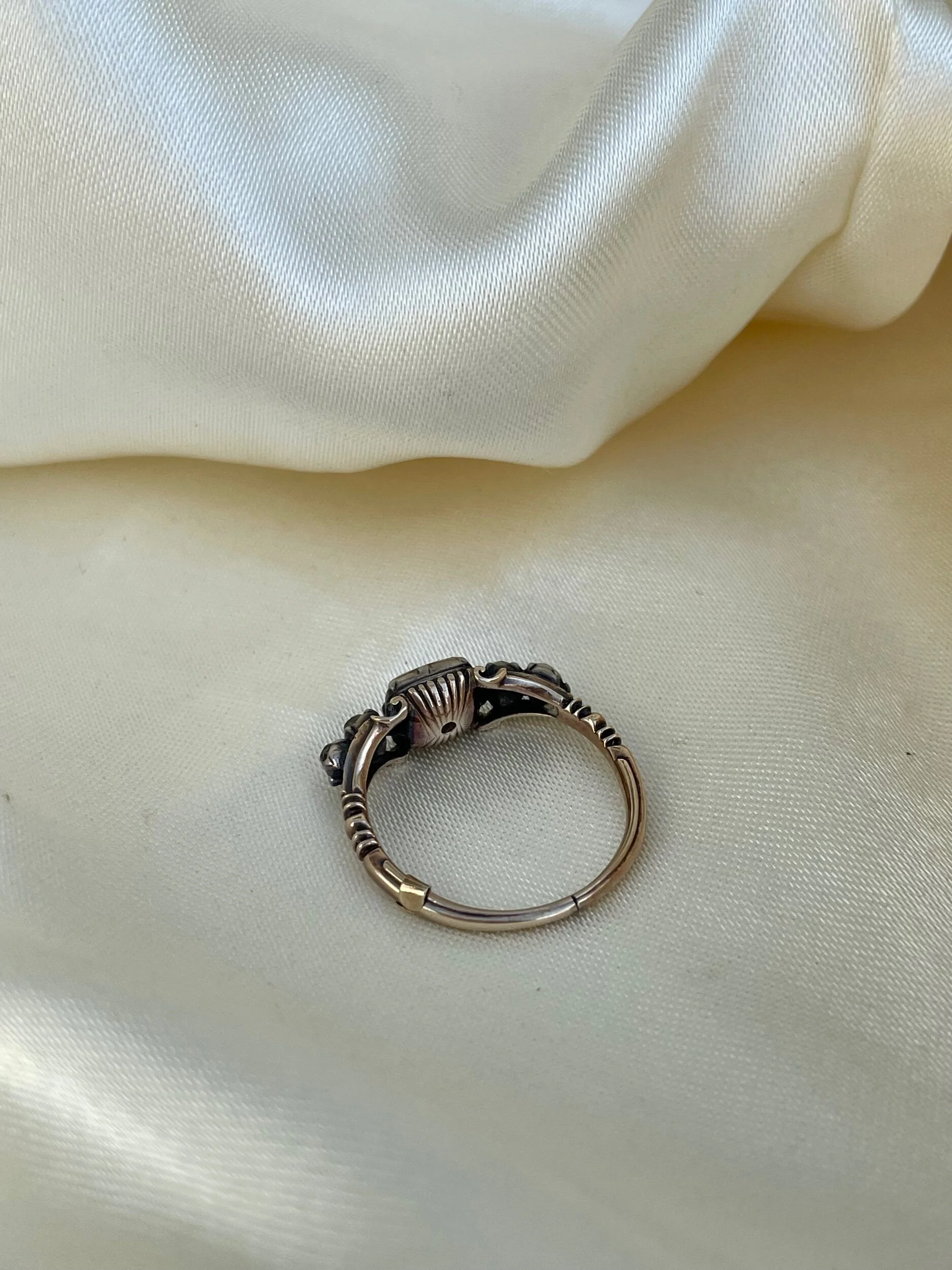 2D51C0B5-C710-4990-BED9-DDEEFB7390AB