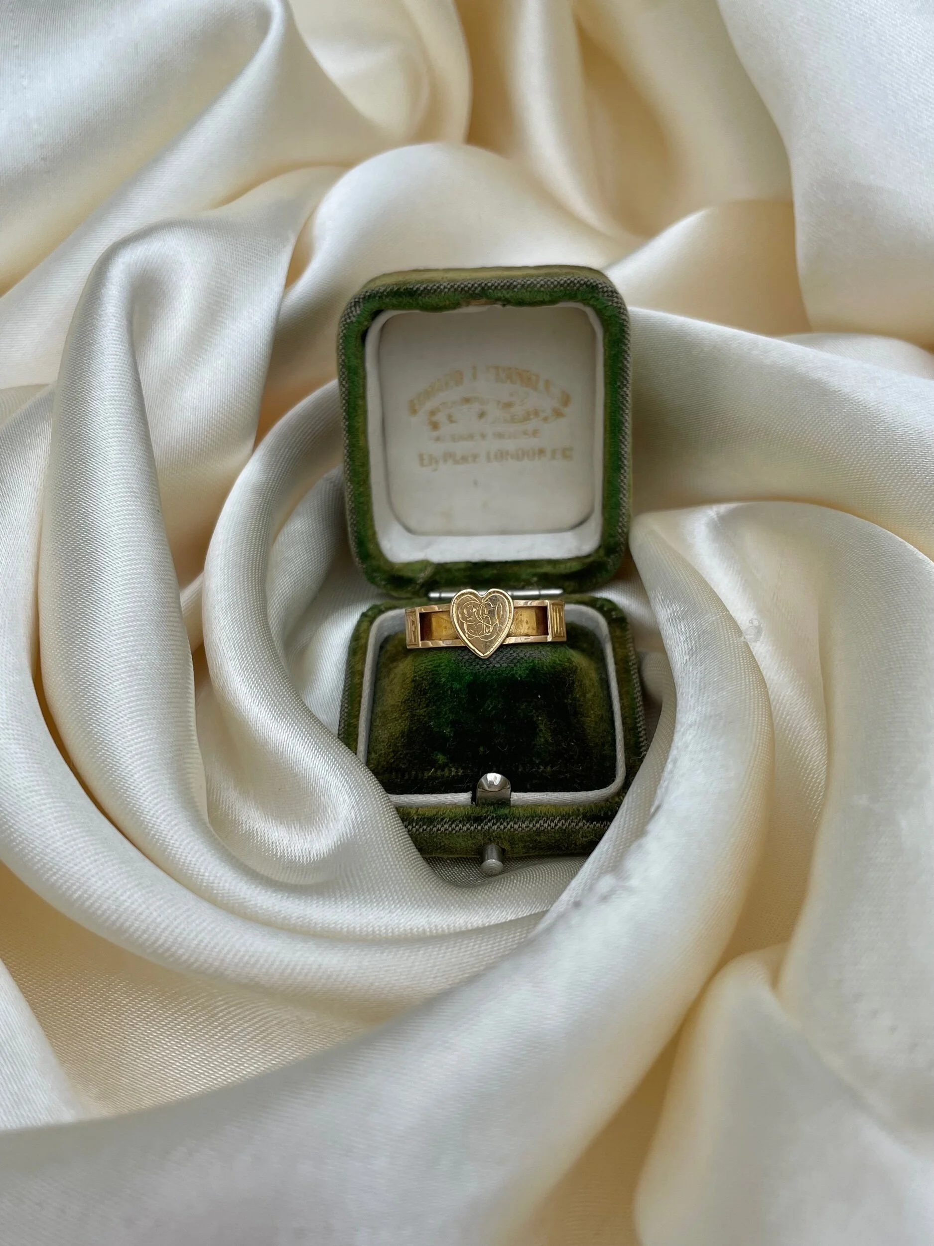 3B7053AA-212D-4D86-91CC-6485530DDAEC