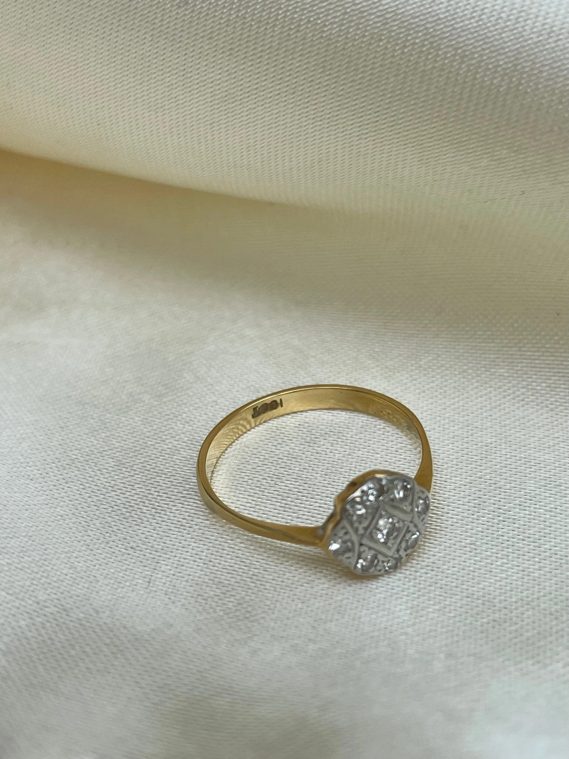 5FA51960-E208-4664-9BD8-735D08DF8CCB