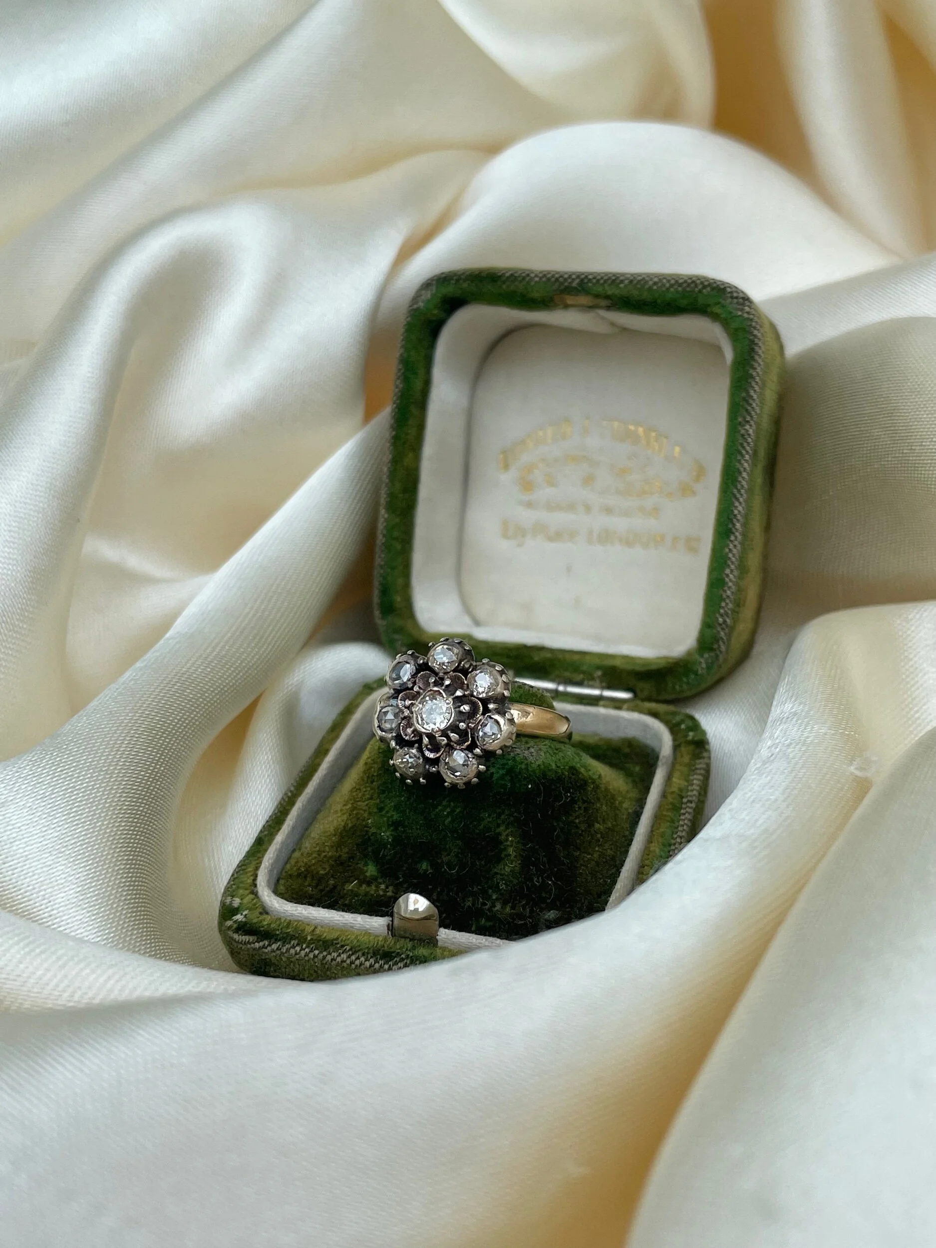 35E2711C-5C23-49A4-AC3B-987531228221