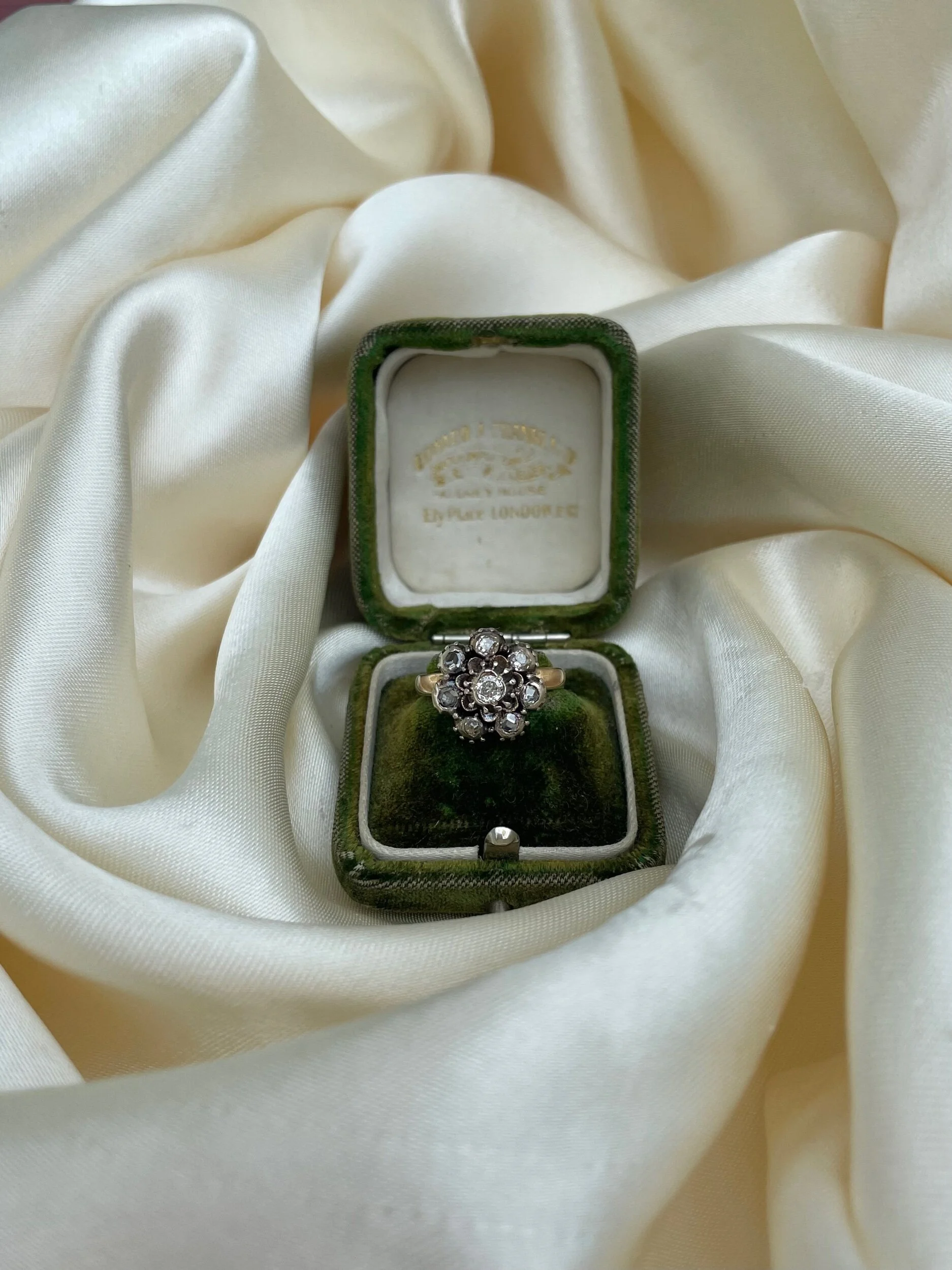 B63E01C1-0C13-4C47-8CDB-3F4A3B4CCBCB