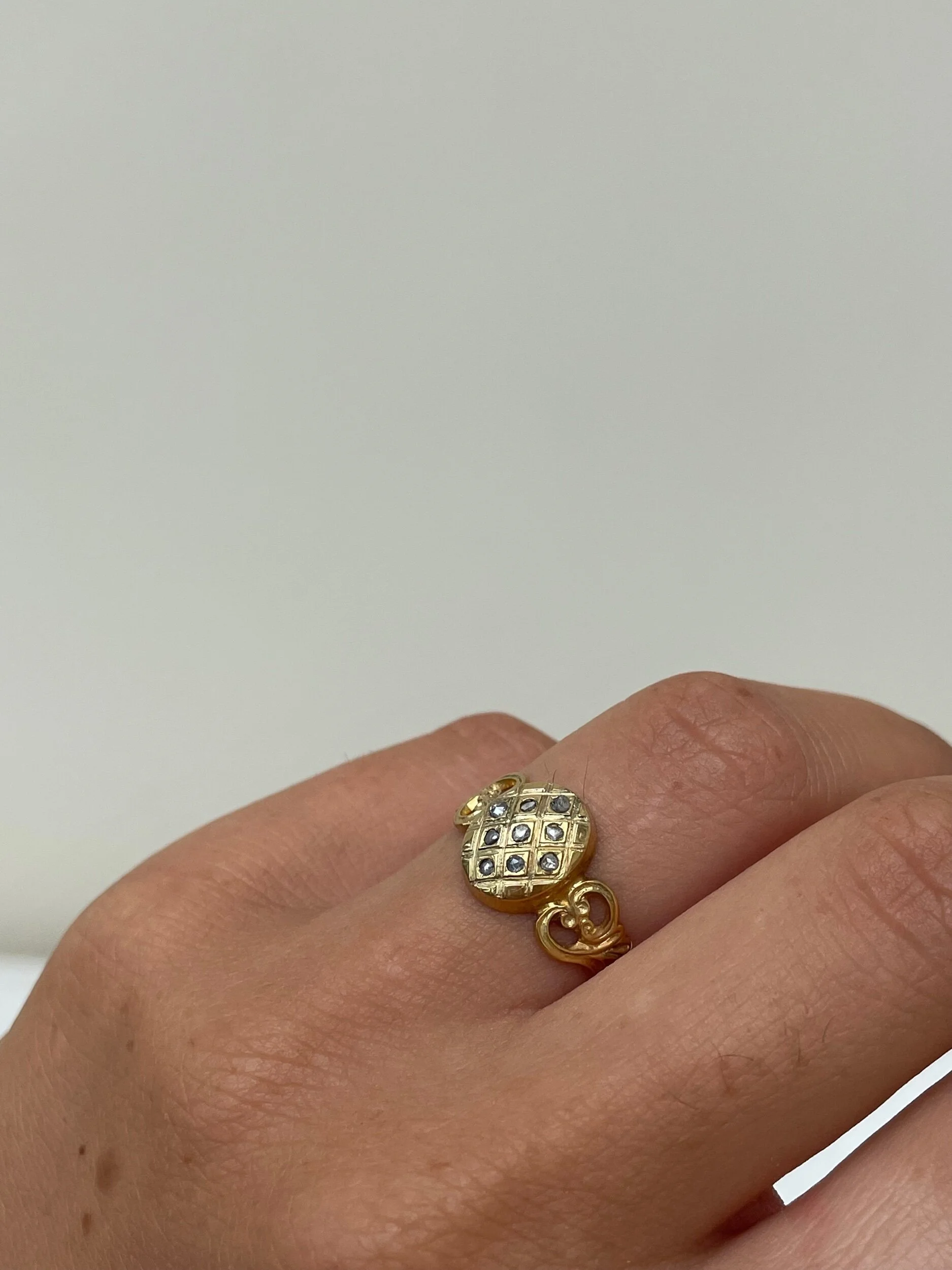 21FDF65E-35A9-4AAB-A16B-4C6B5F55AD4E