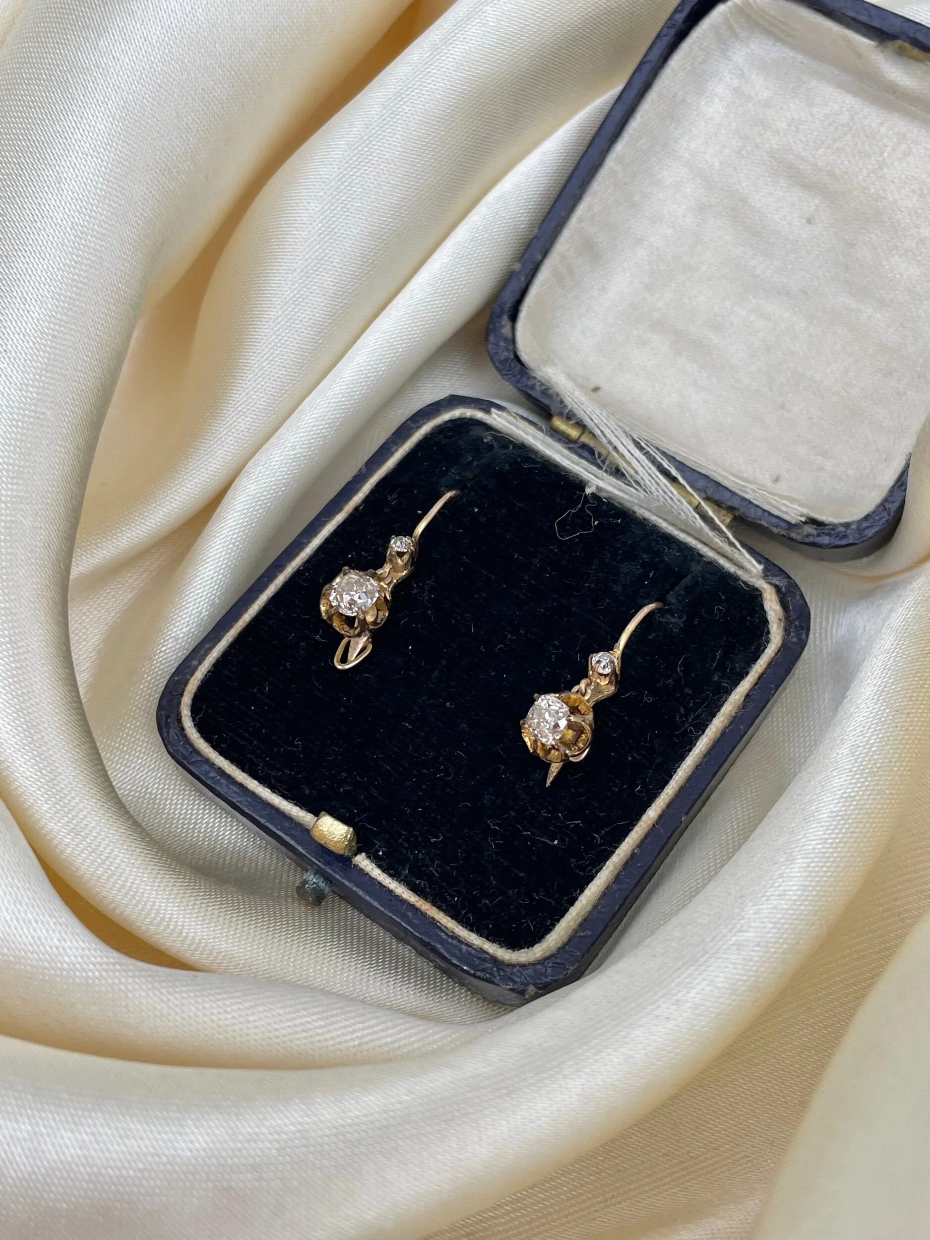 2C74974B-9603-40AD-8EA2-6372413AABB8