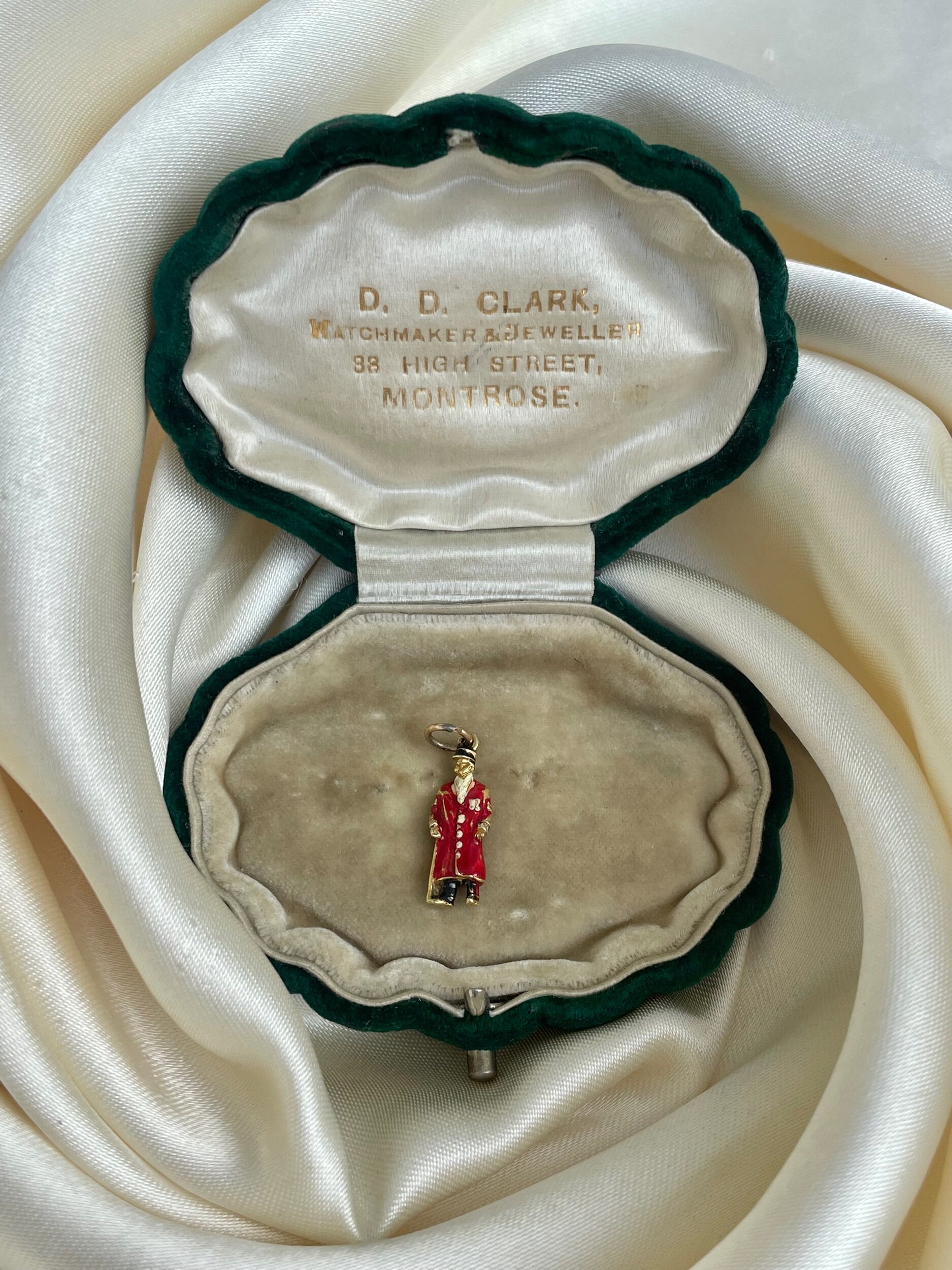 B436B06D-88F9-4EF4-81CA-E39395CF7455