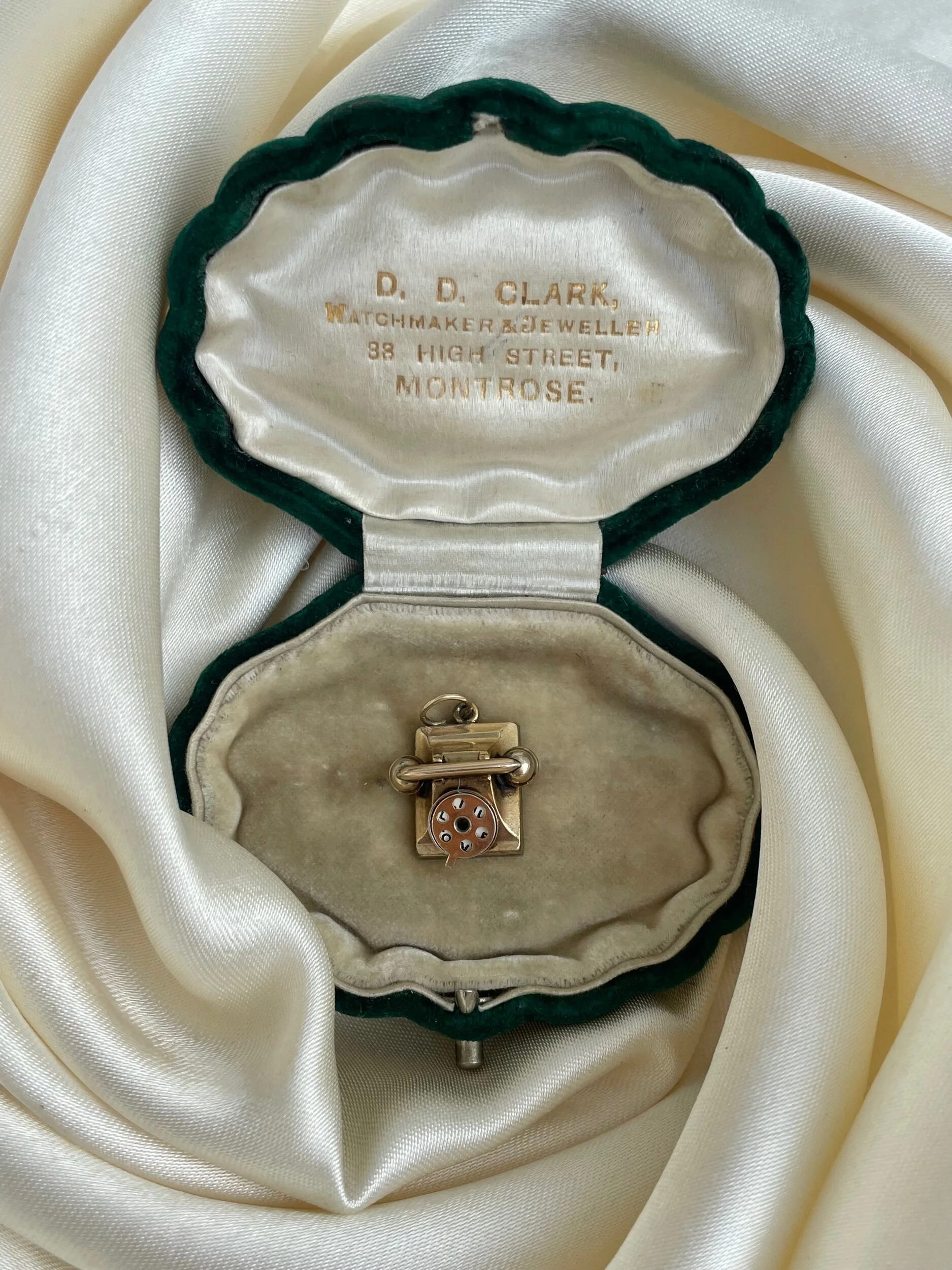 1B2ABD23-5134-41A3-9803-7BACB2ACB580