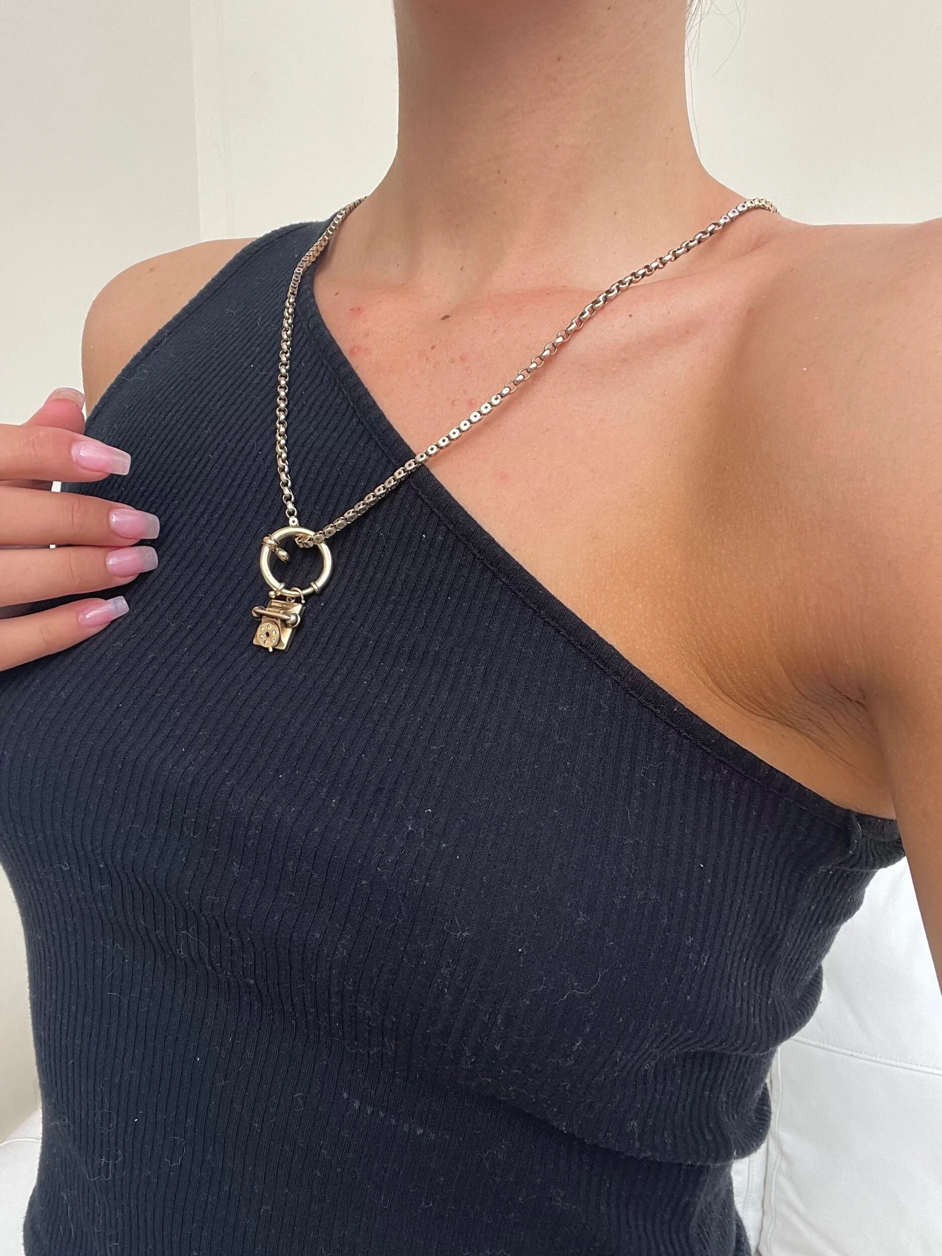 76F179E9-5CBF-420E-82A6-899AB73262F5