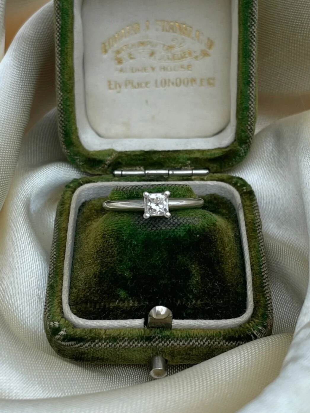 ABCDCC2C-3F87-462A-B65F-70ABE5B750BA