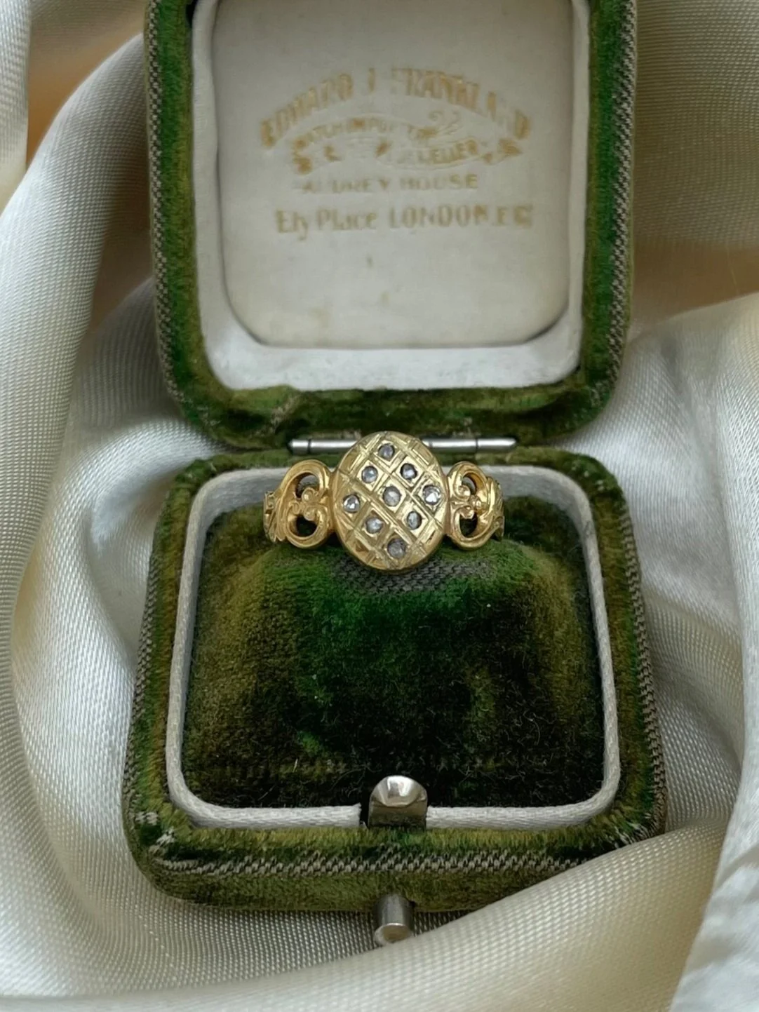 7EB48756-D14F-41D2-868B-6F06E53C407F