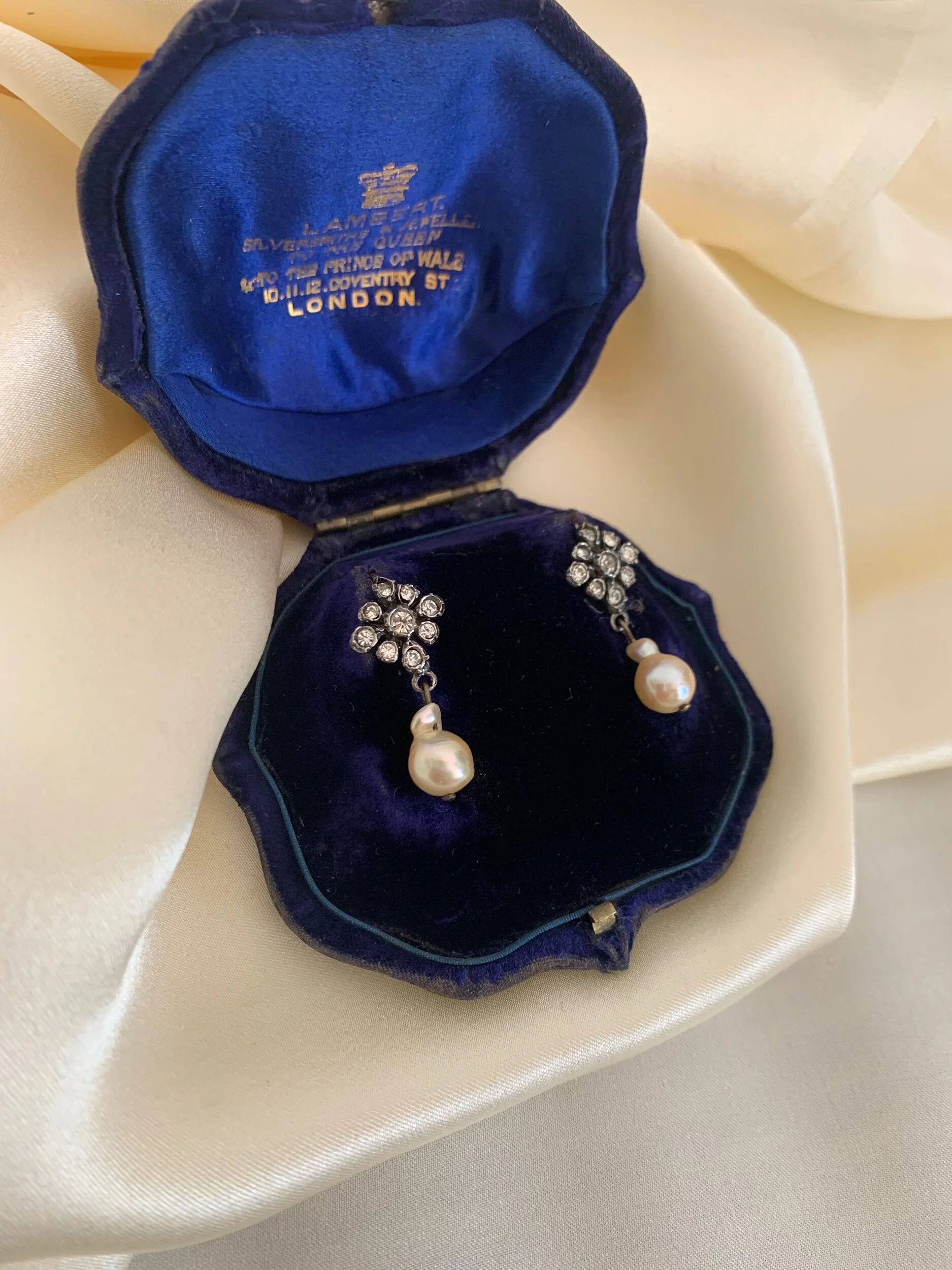 D54ED4B6-C271-4974-90CD-89AA5A7C09C0