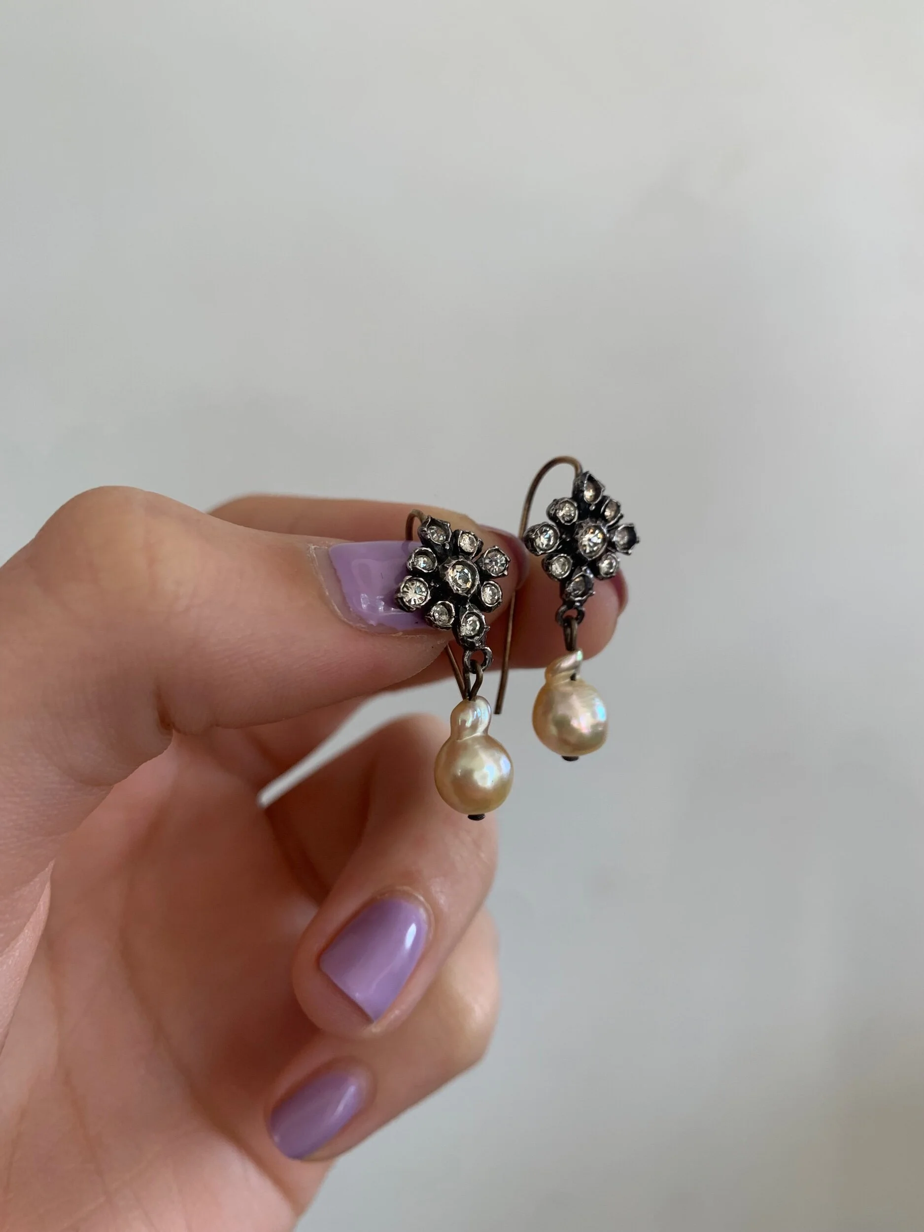 D0093C7A-4532-41B5-BA9F-59245FEAF5C3