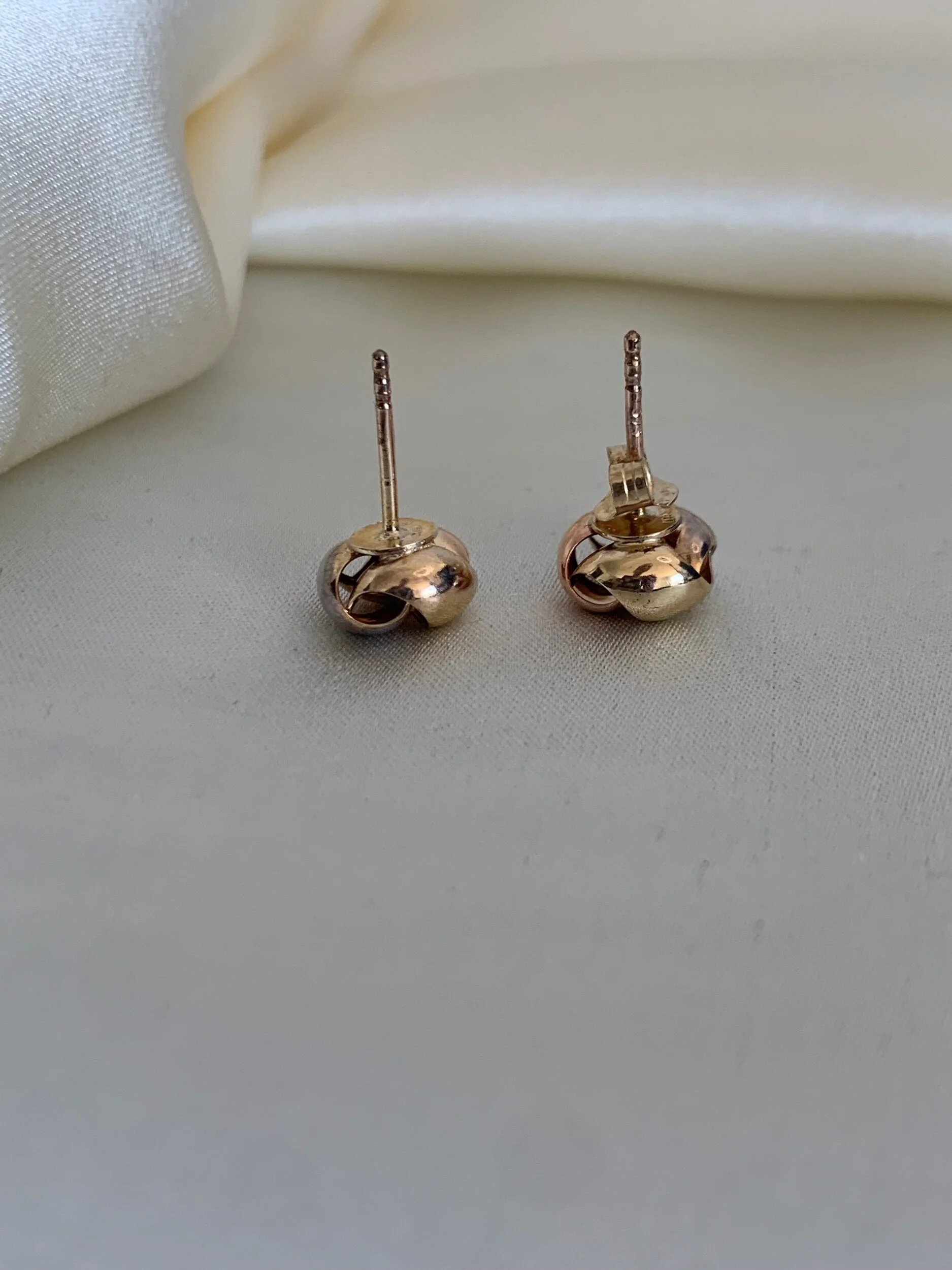 7B79AFC5-C648-47AA-B5D9-CFCE70D9CE41