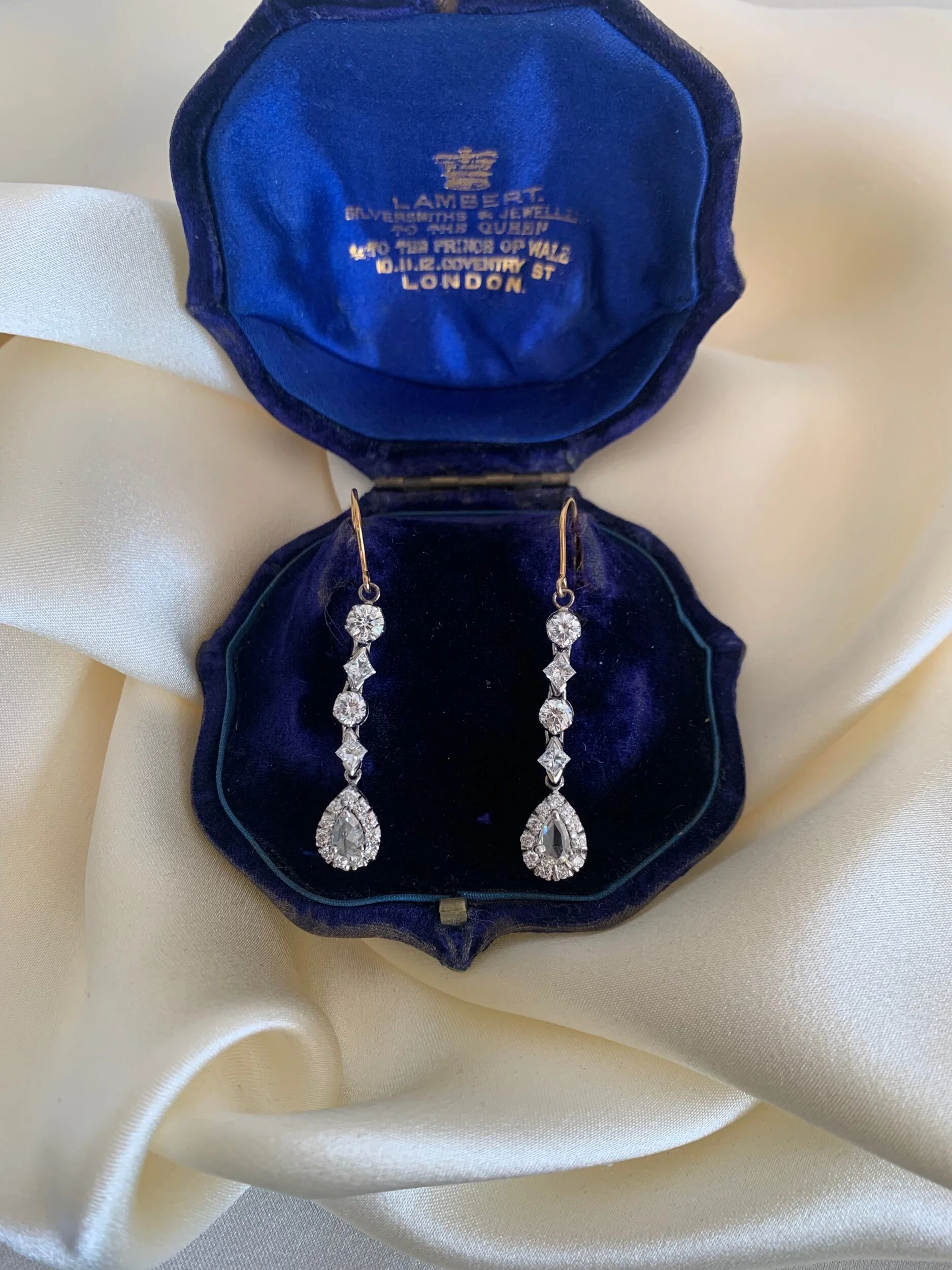 2E1853E5-4E9B-4BF0-999B-F356924918F3