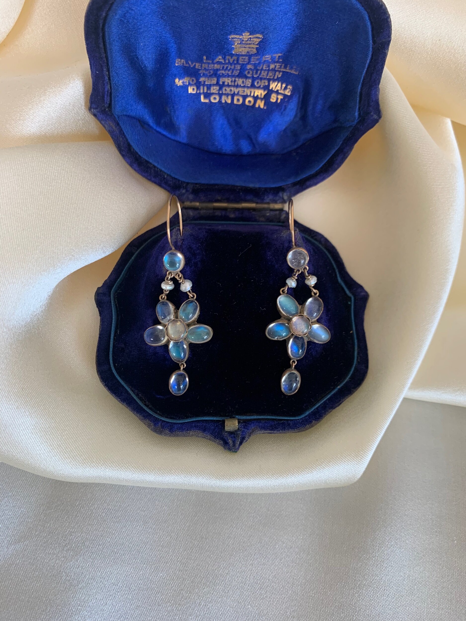 B204FF50-59A8-4045-BF14-14DE08356104