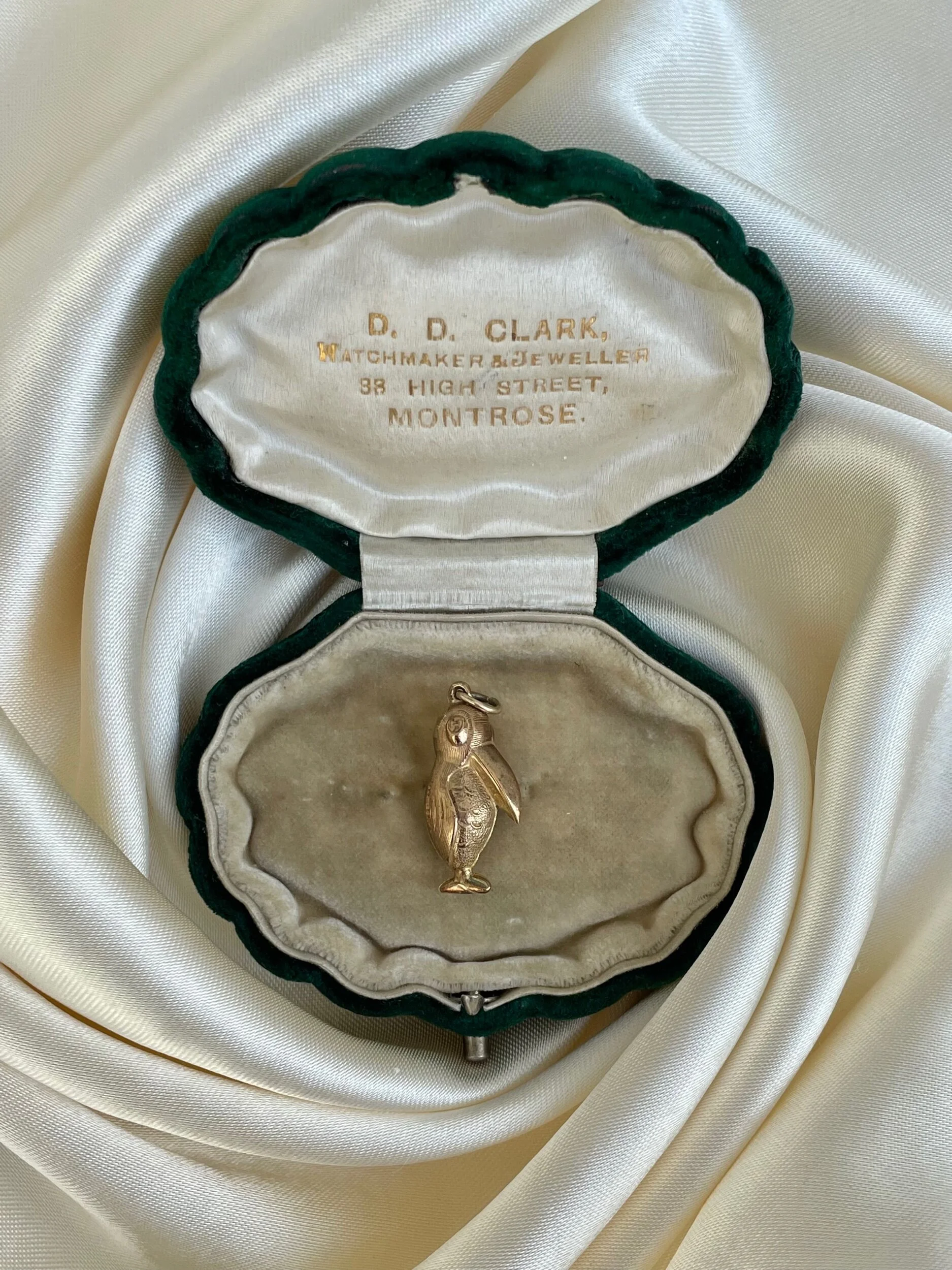 19DD44AE-4907-426E-9ABD-5D936F15D4E9