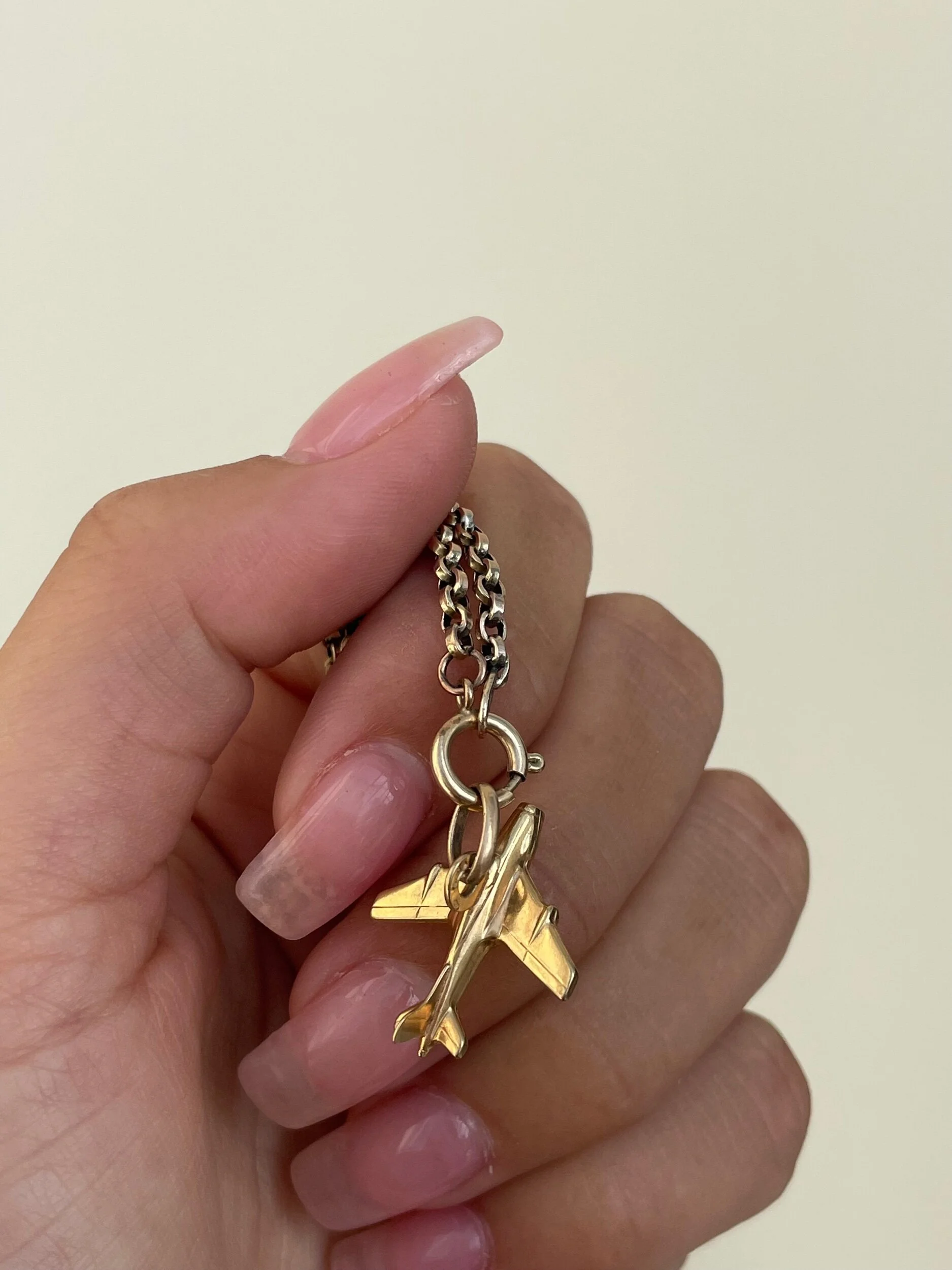 C6C48E79-A23B-474F-819E-C33CB8CA2863