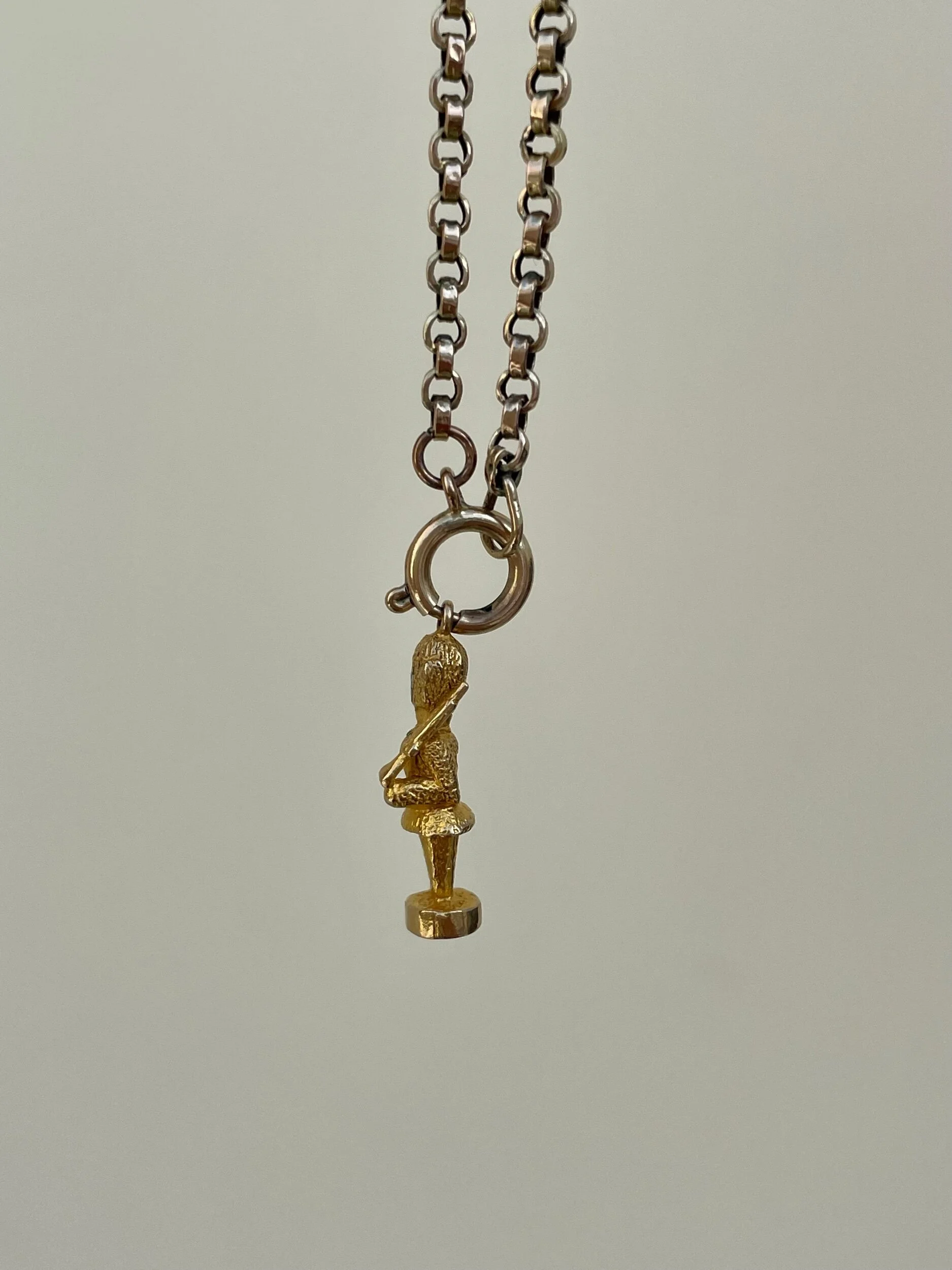 FCDEE9BD-82E2-4F16-AF3D-0CC8F6A6E428