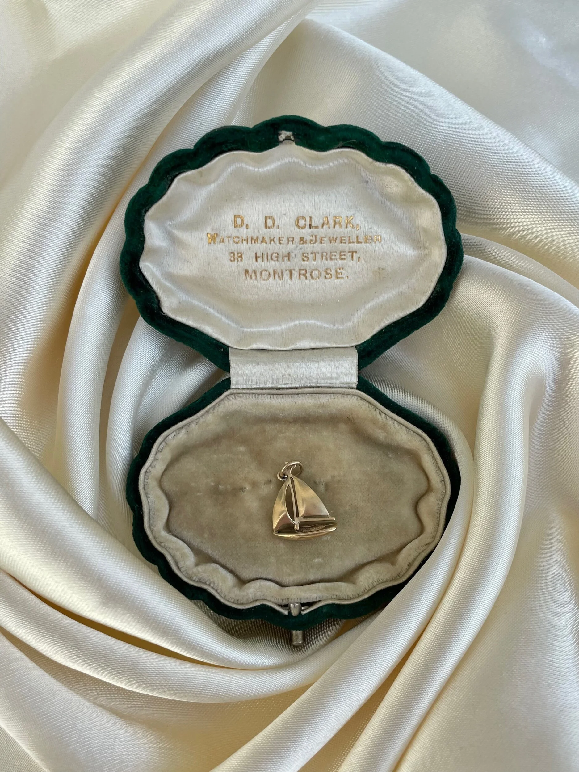 03FC4776-2A45-4773-B6FE-D4E6719ADD7E