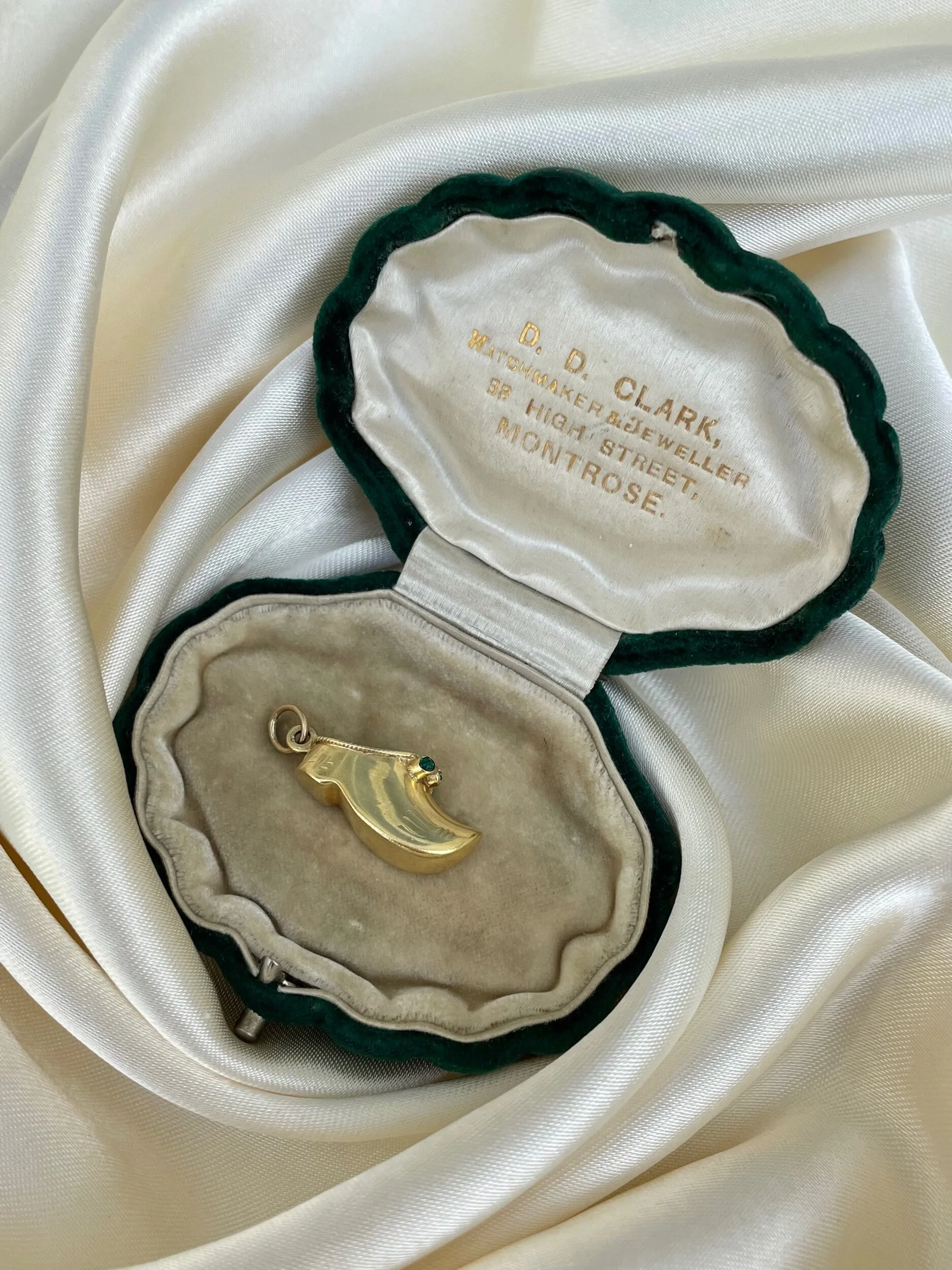 F0781E58-9D9F-4F44-A6C9-EEDDA8745B5A