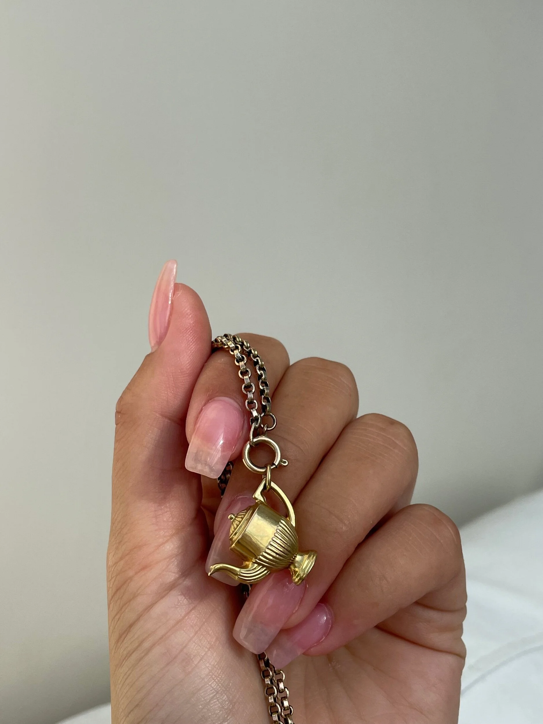 5B85DC5E-9325-420A-8C8A-C2B51CC0AEB6