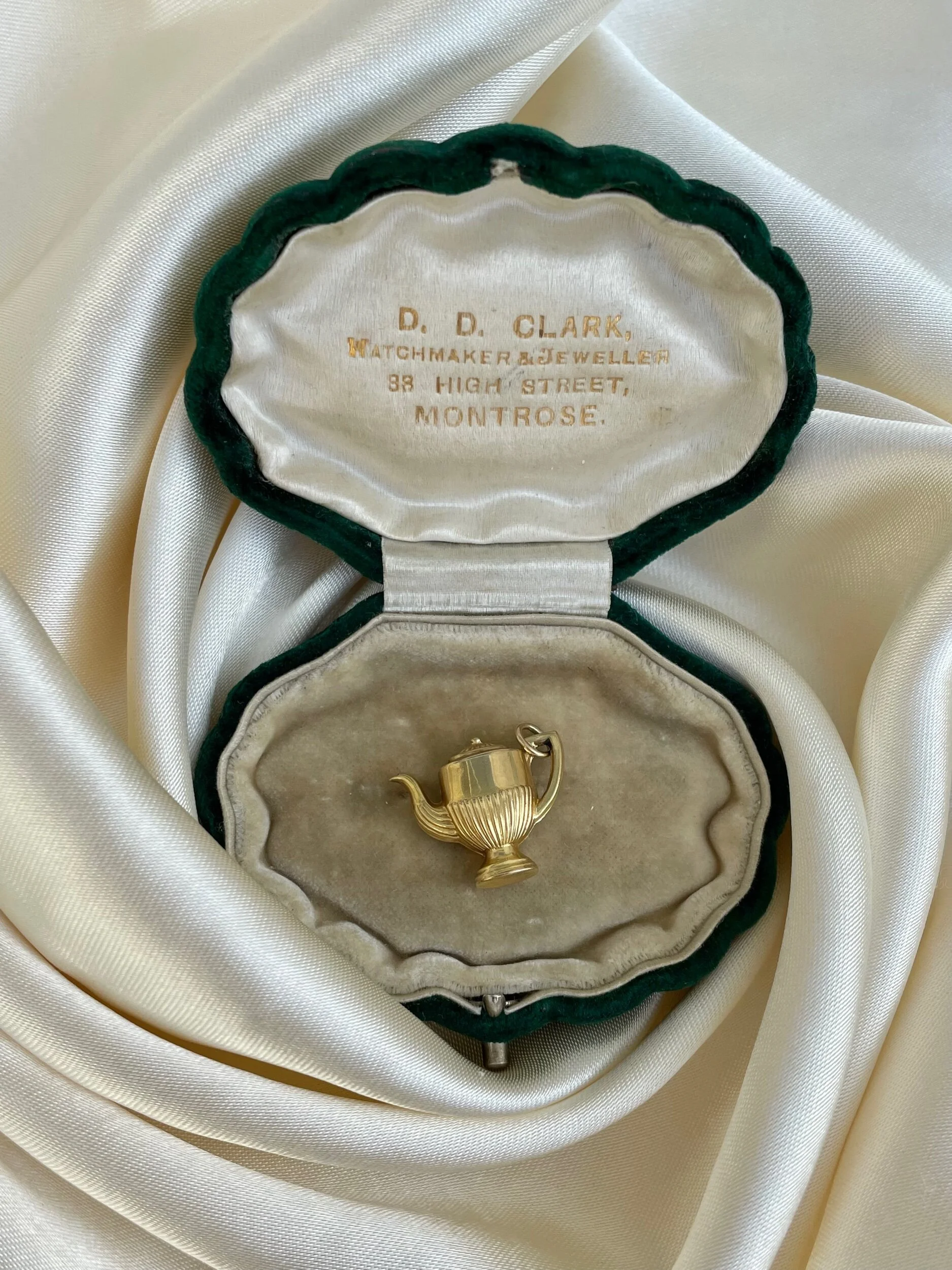 81A733D5-29A6-4EF1-BF1B-6EAA9A631288