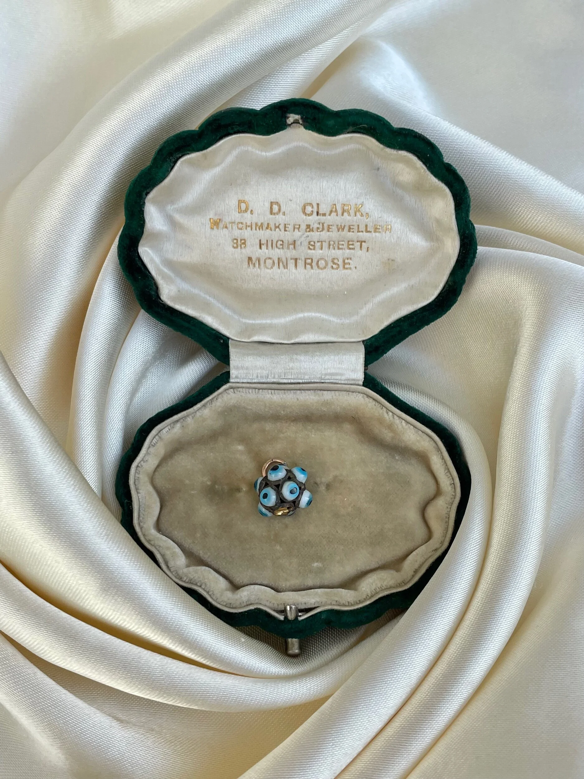 9819F35E-66E5-4312-854A-D963D66B6718