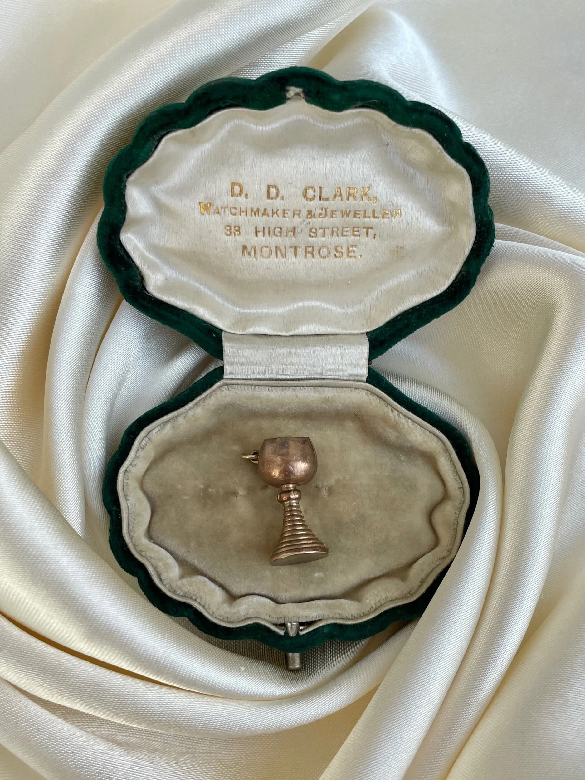 72CB9E7C-A57F-4F00-82F0-A214A414FB47