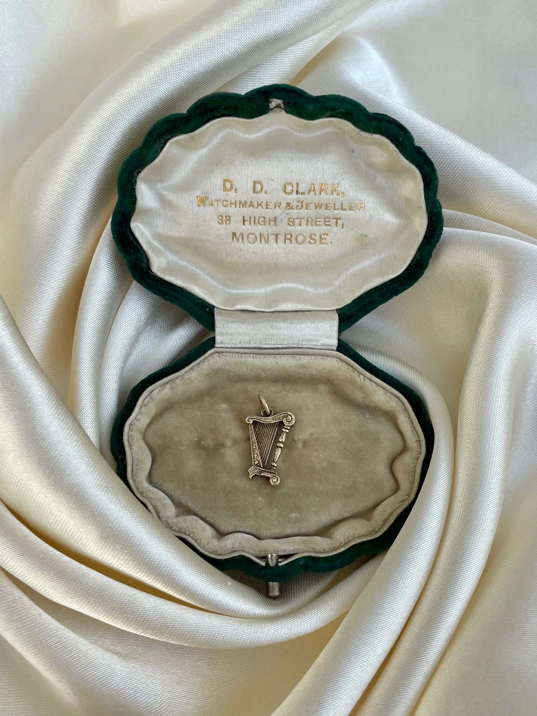 3614C8CB-14C9-4AE8-8E25-0273FAB6FB61