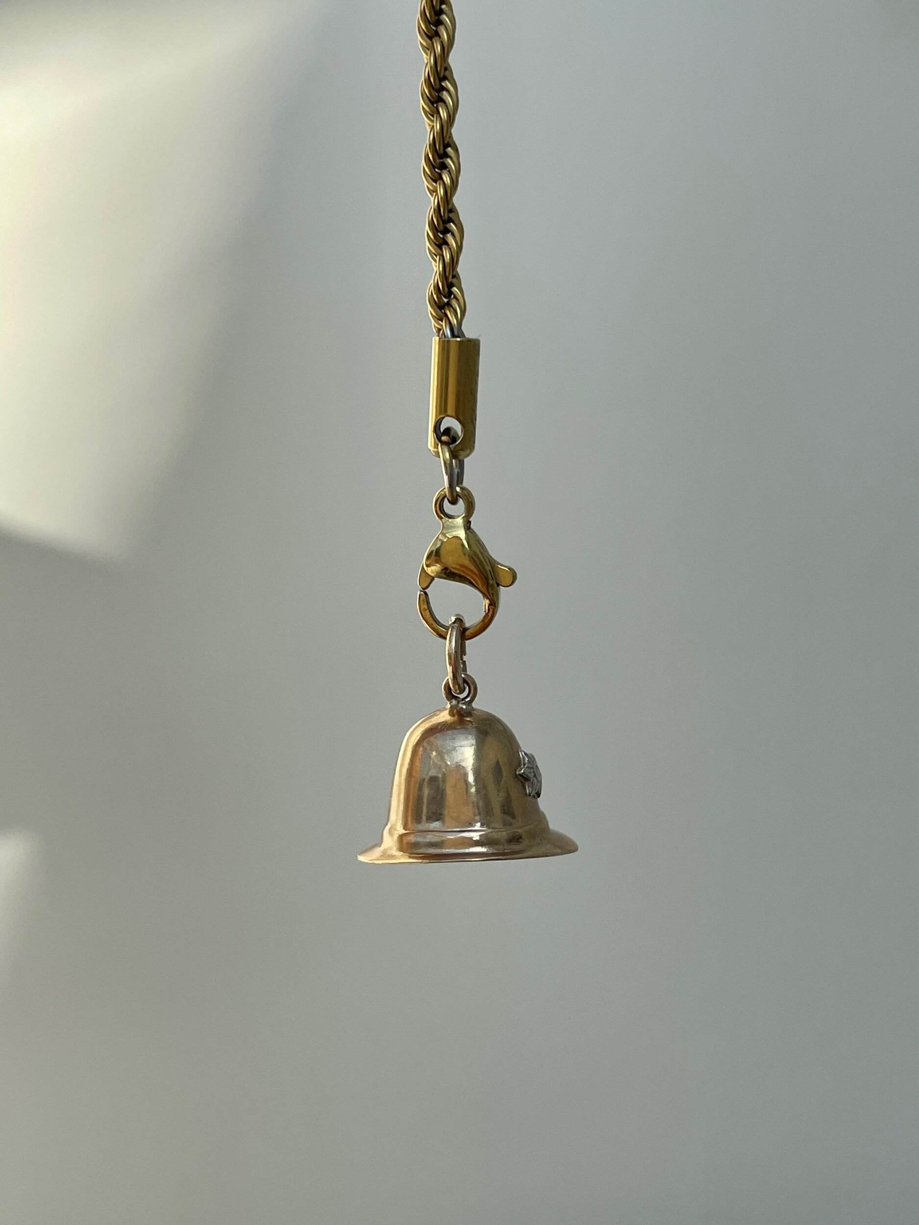 3E0A4D50-CA12-4B16-B677-F6339516D0FC