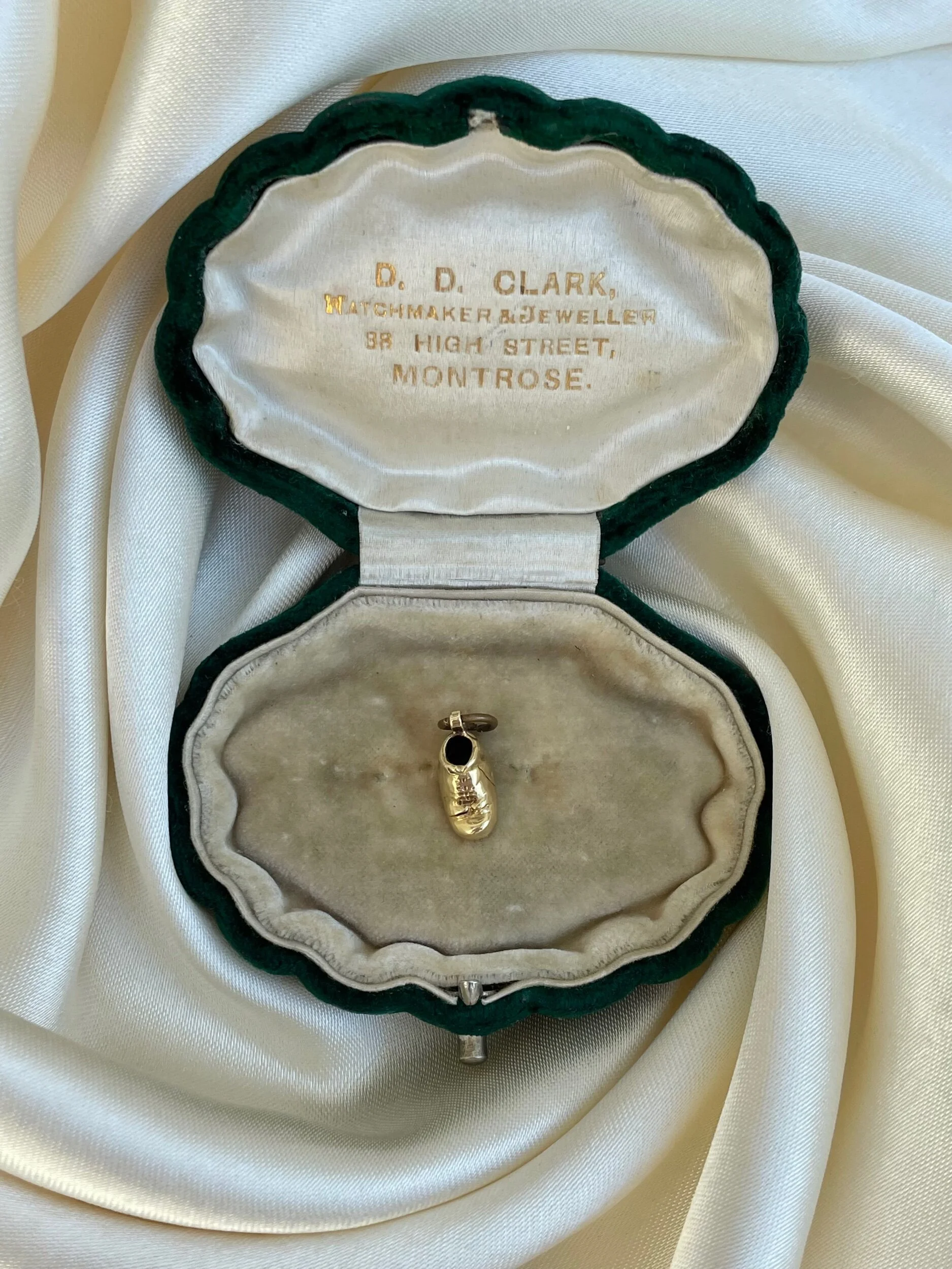 CD6C66BA-1716-43F8-B3DE-C14578374718