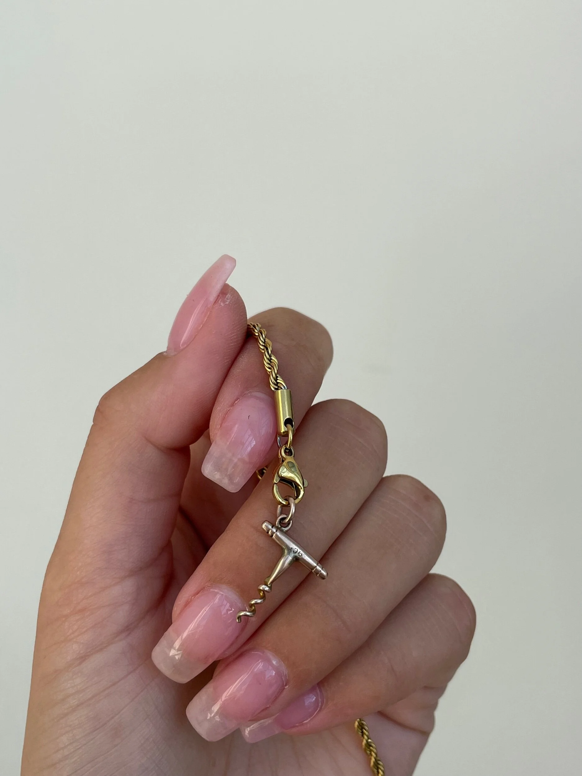 8F3B8BEB-D45D-4387-81B2-D818295CCC8D