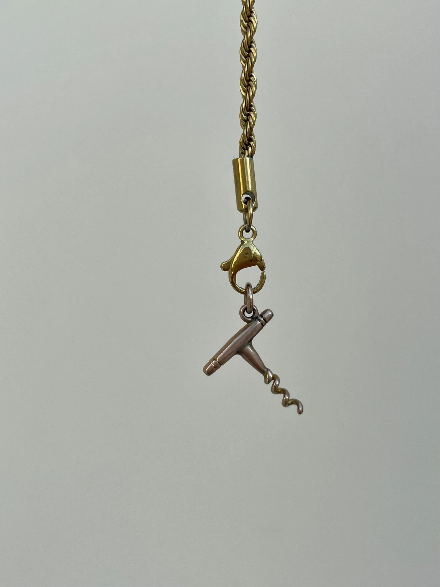 0D7FBE94-AF21-415D-ADA4-F4E57B449ABA