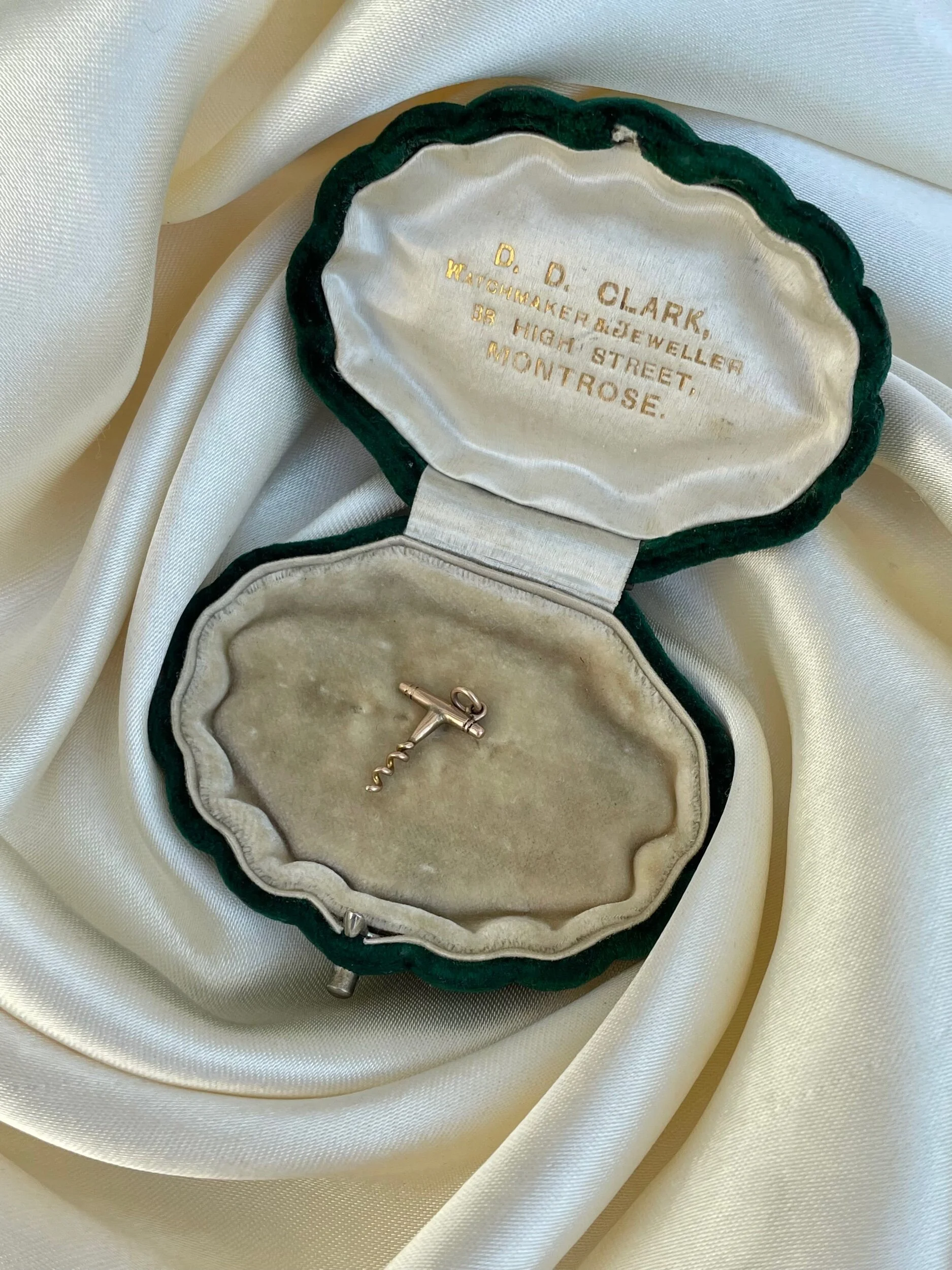 E9919C5A-81D9-478A-9403-90F9C8595CA4