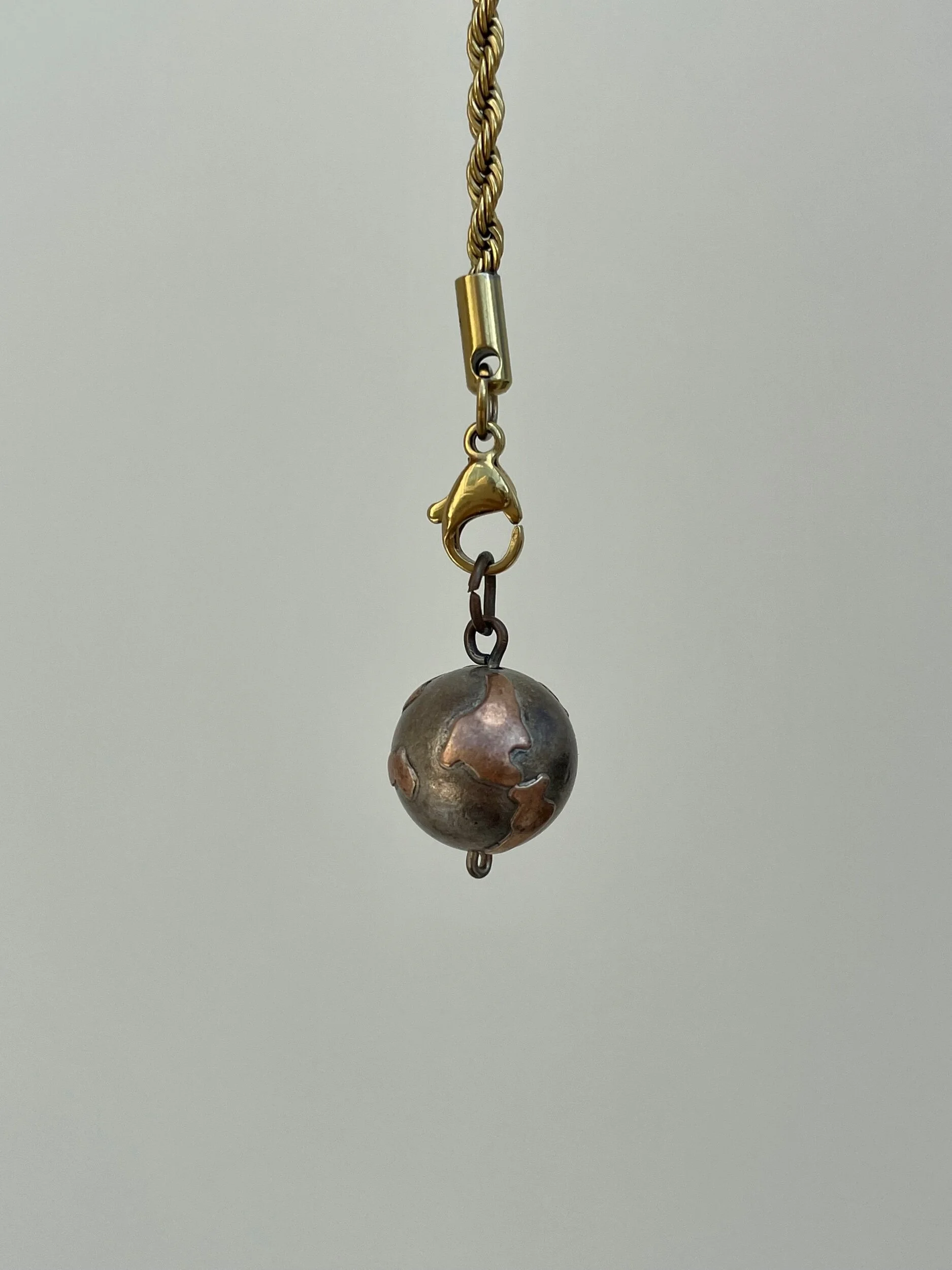 48E94708-390F-4BE2-B432-F91C3D94E011